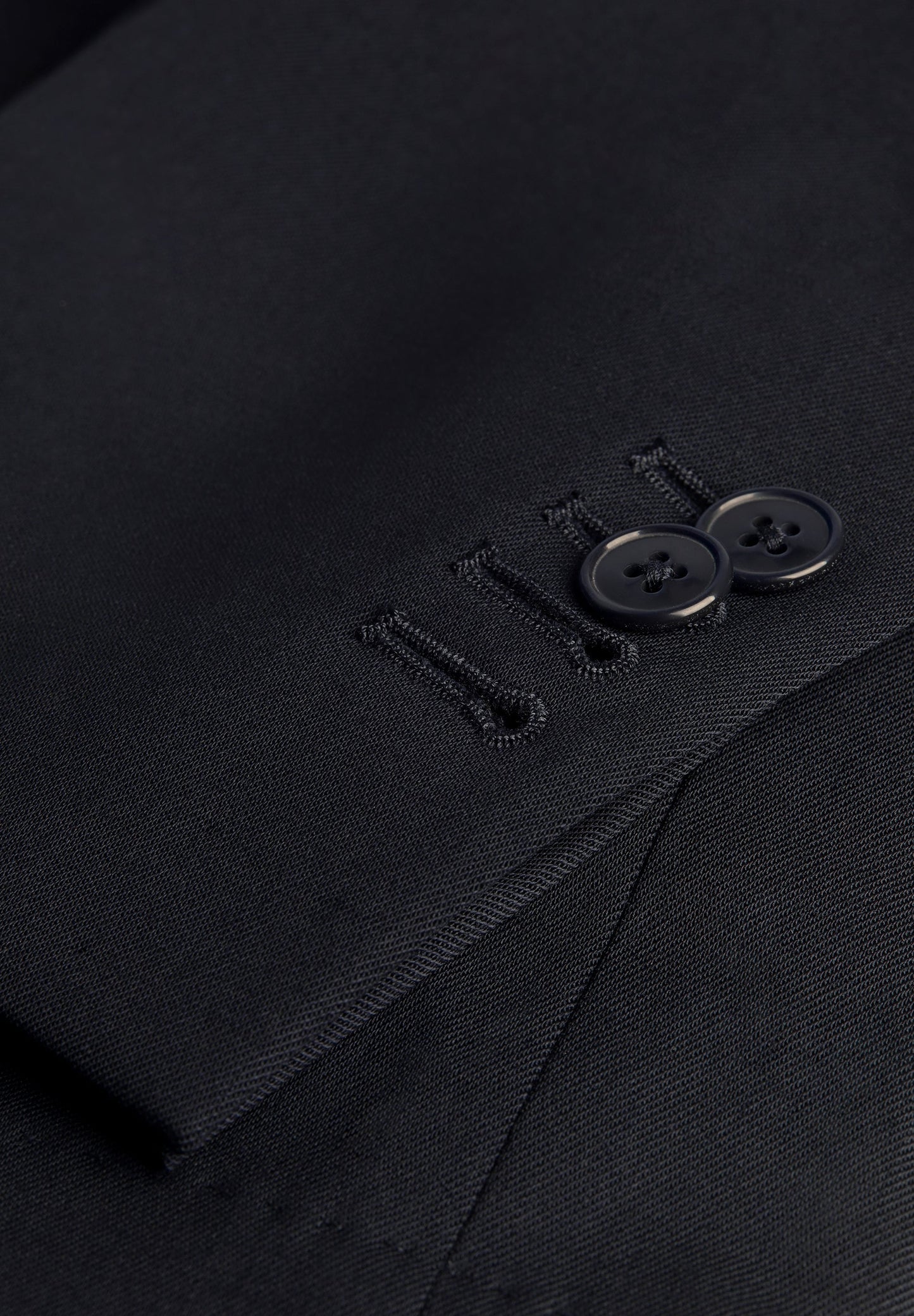 CLASSIC NAVY BLUE WOOL SUIT