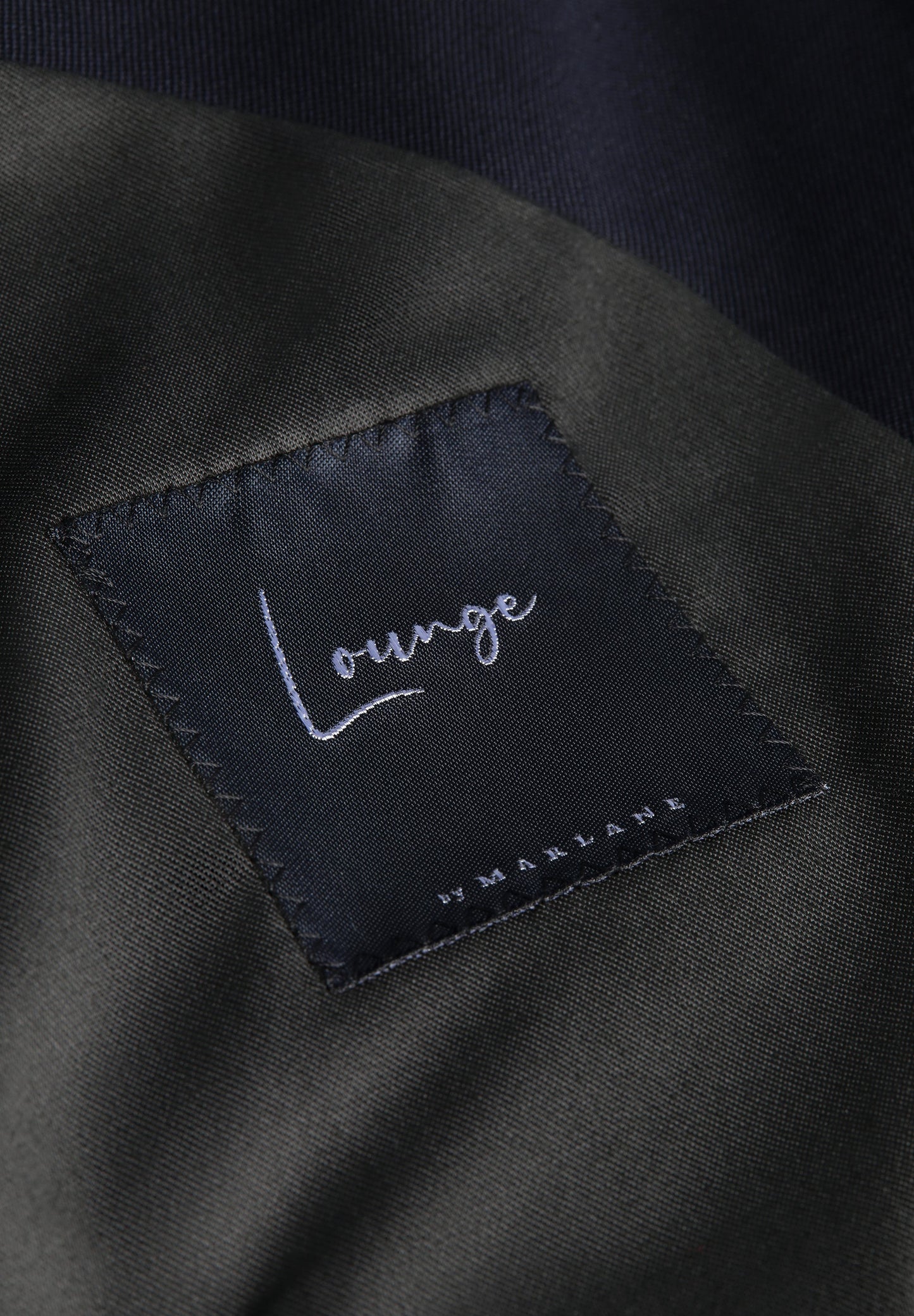 CLASSIC NAVY BLUE WOOL SUIT