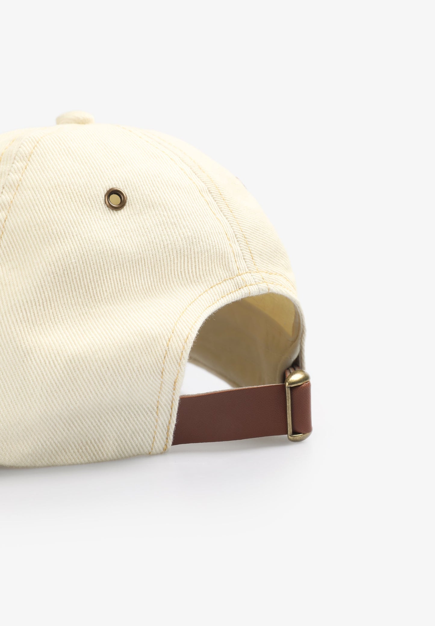 CAP WITH METAL PLATE