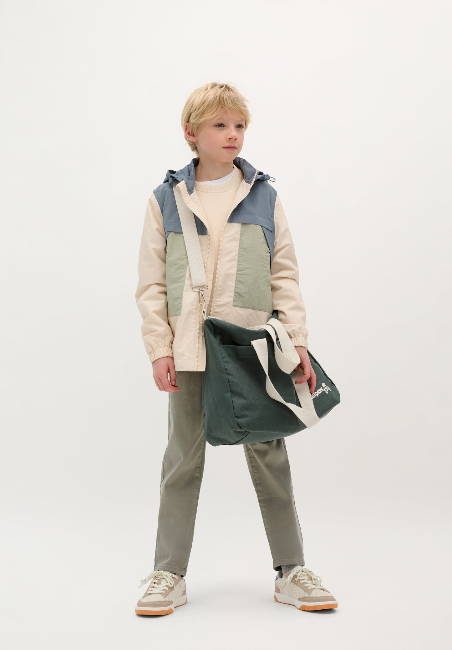 THREE-TONE COLOUR BLOCK JACKET