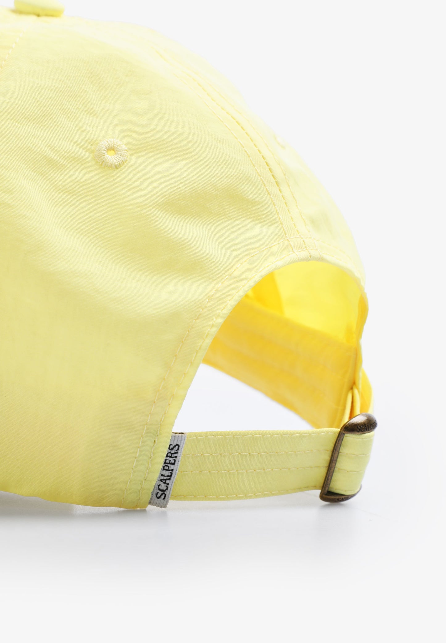 SKULL CAP WITH CONTRAST EMBROIDERY