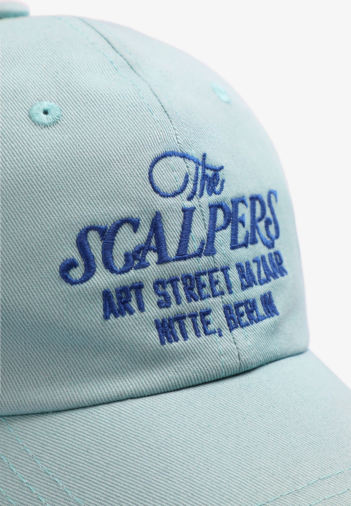 CAP WITH CONTRAST EMBROIDERY