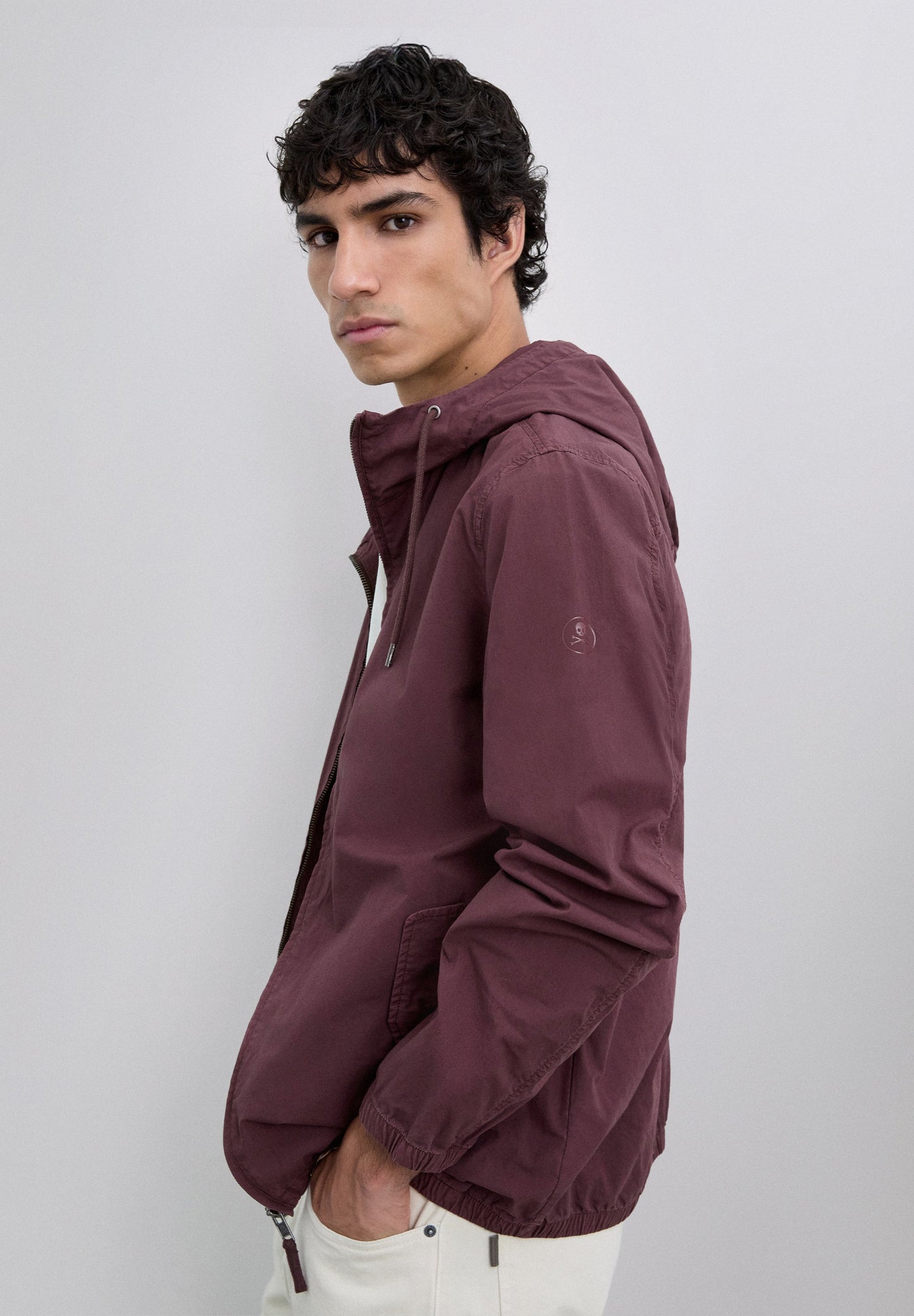 LIGHTWEIGHT JACKET WITH HOOD