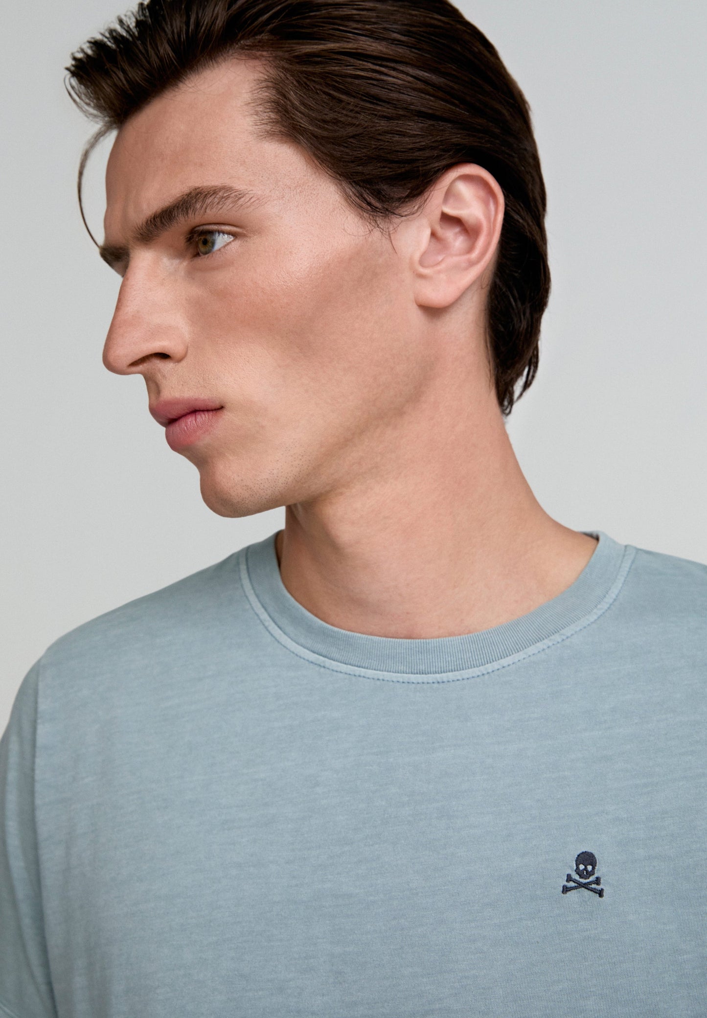 FADED T-SHIRT WITH EMBROIDERED SKULL
