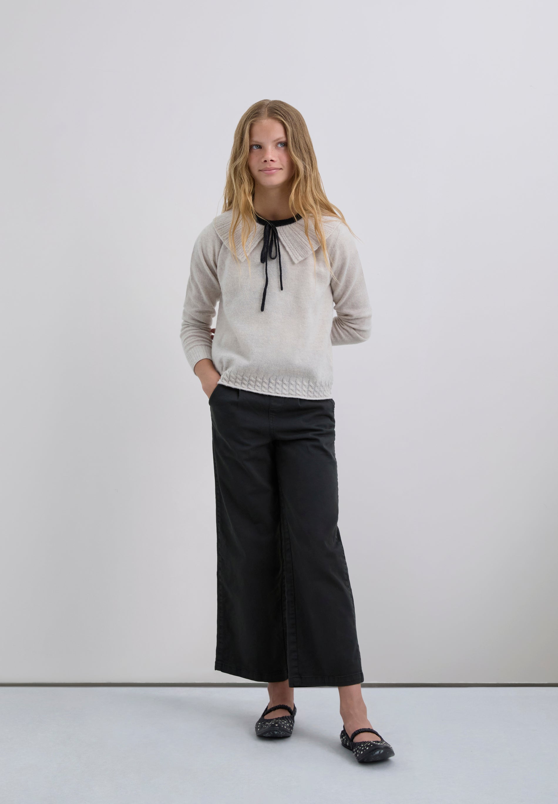 KNIT SWEATER