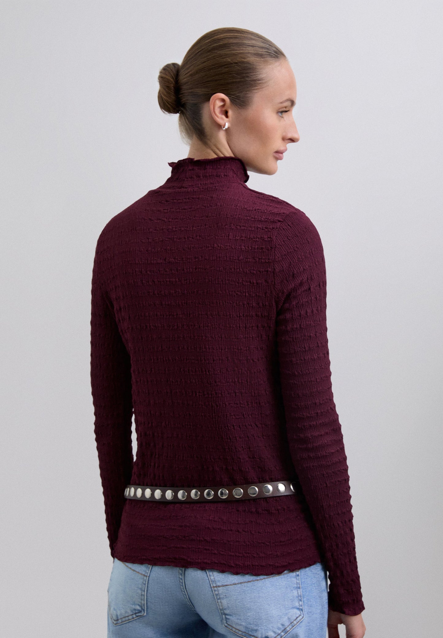 TEXTURED HIGH NECK TOP