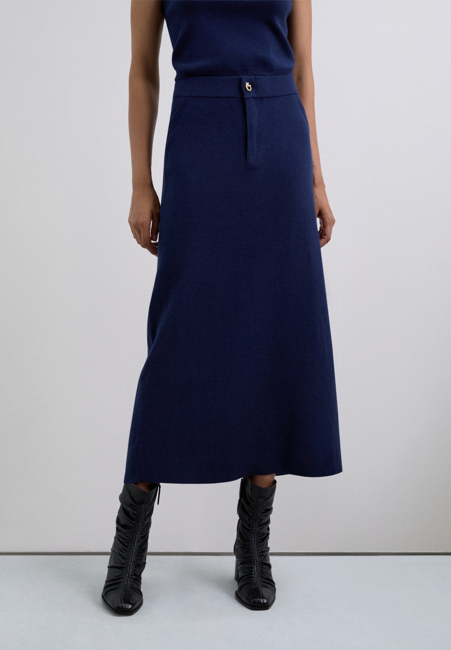 KNIT MIDI SKIRT WITH BUTTON