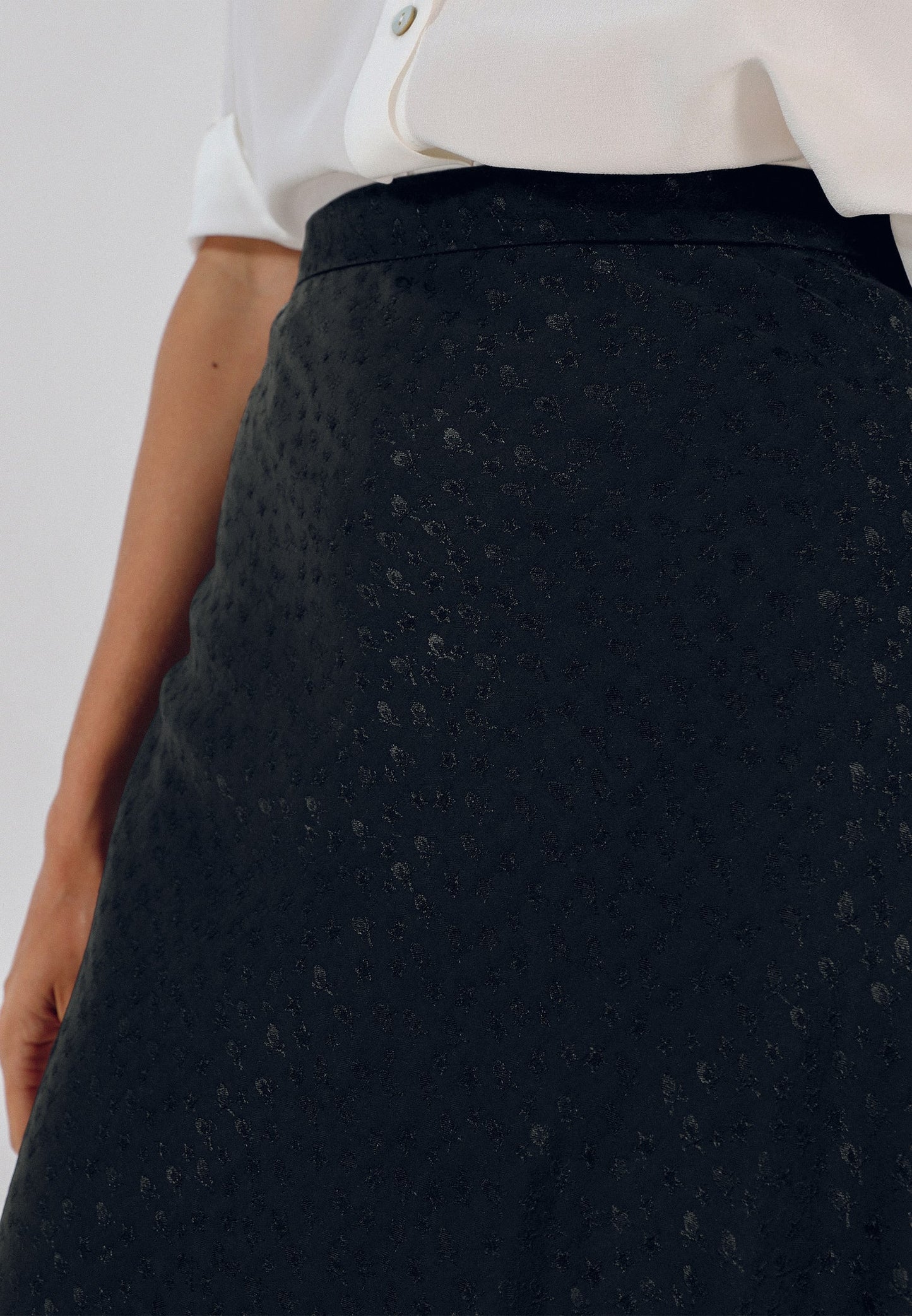 FALDA JACQUARD CALAVERAS ESTRELLAS