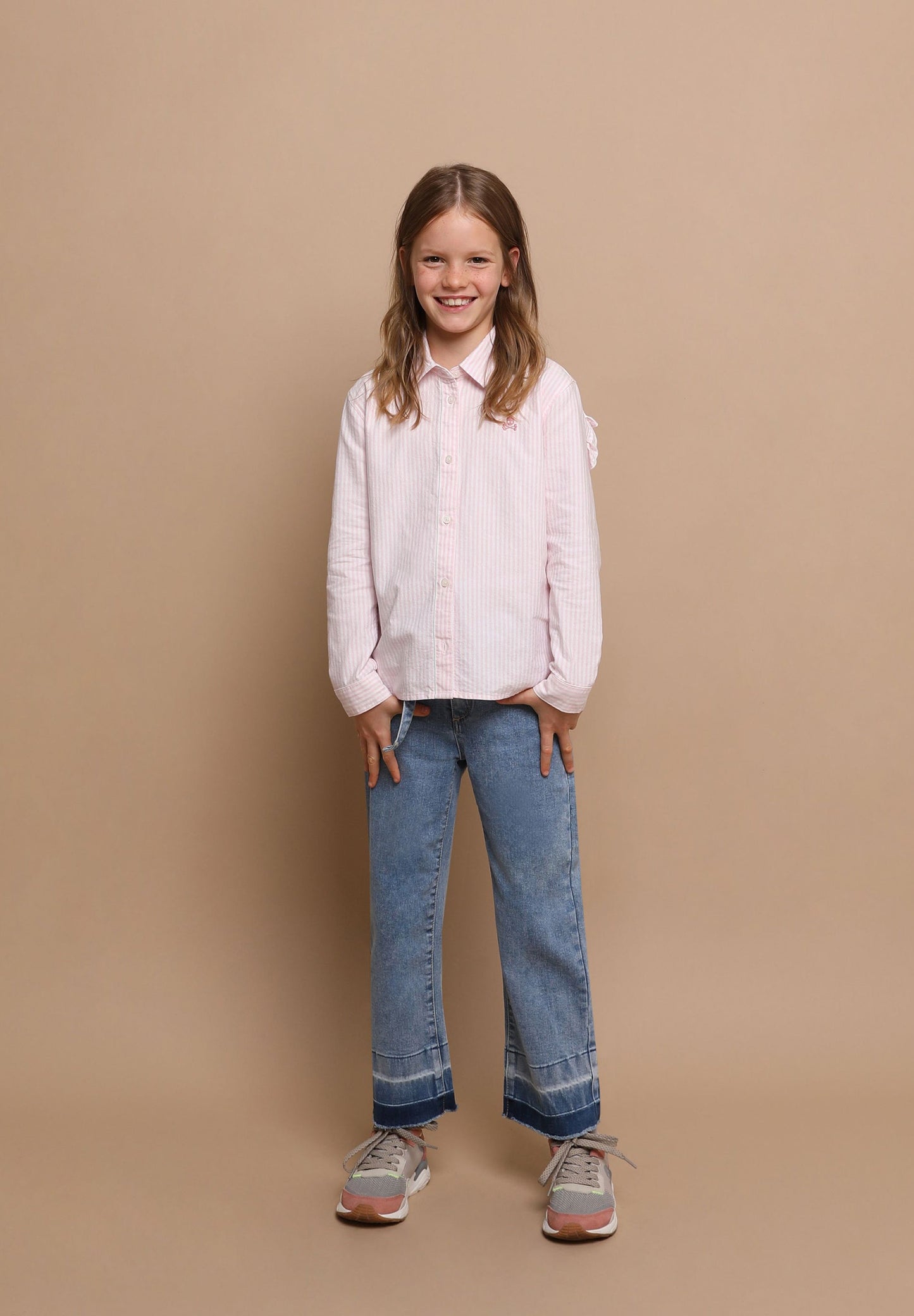 SHIRT WITH RUFFLED BACK