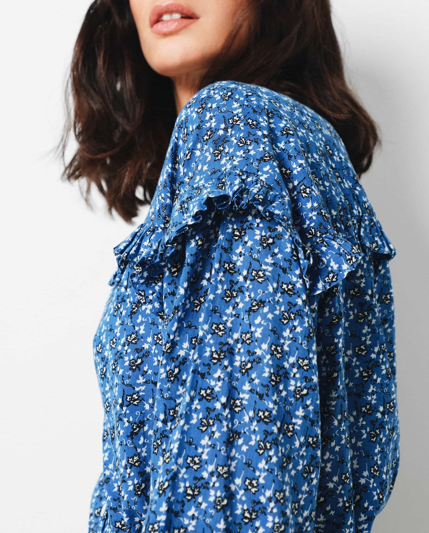 CAMISA FLORES VOLANTES