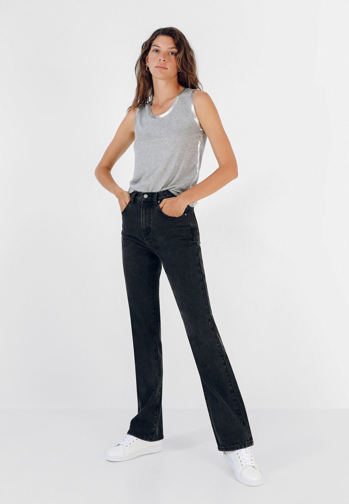 CAMISETA ACABADO METÁLICO