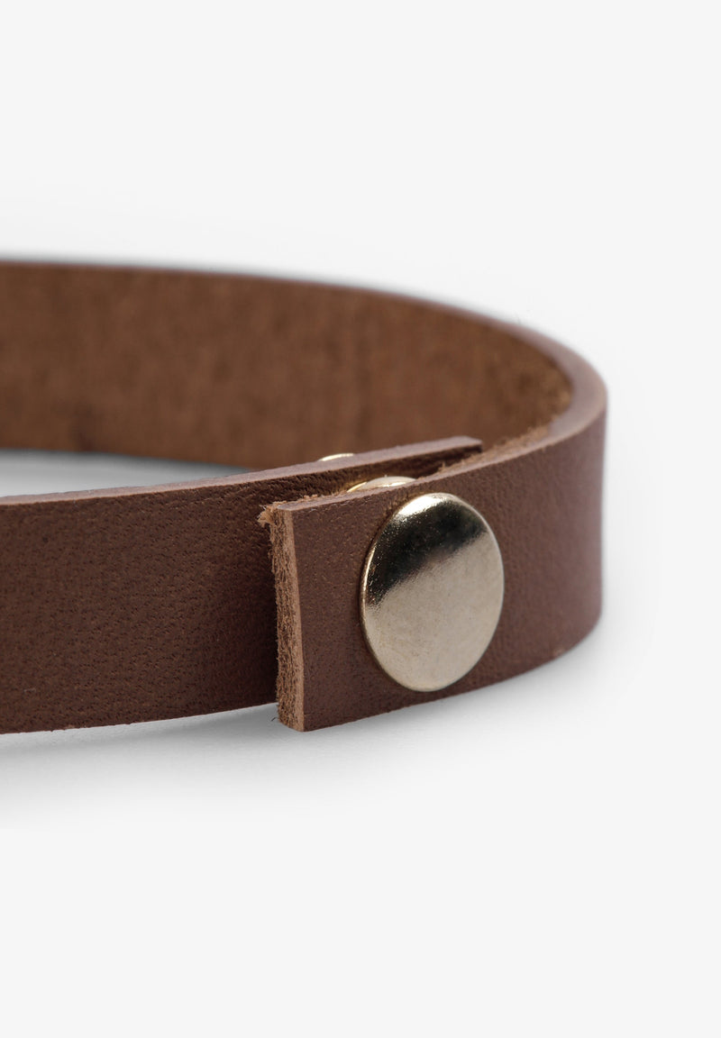 LEATHER BRACELET WITH SKULLS