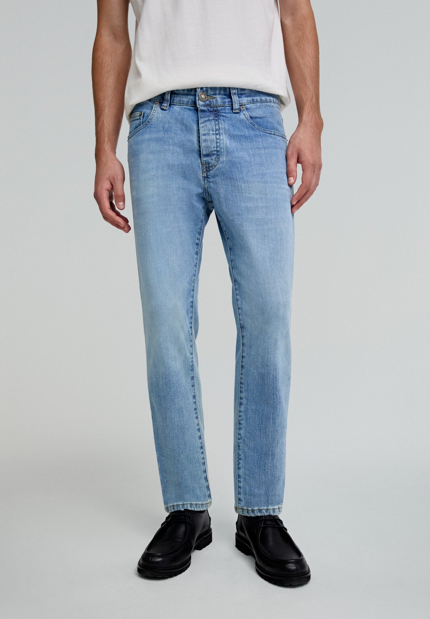 BASIC SLIM FIT JEANS