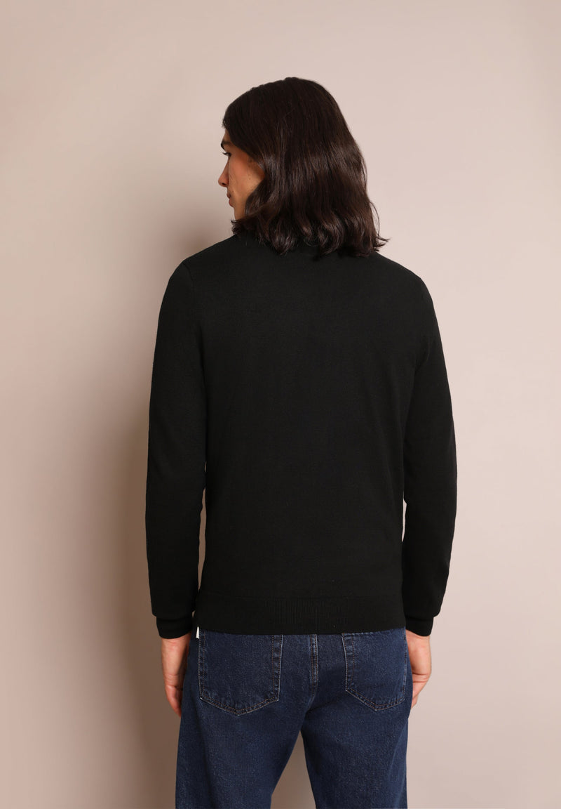 ROUND NECK SWEATER WITH SKULL