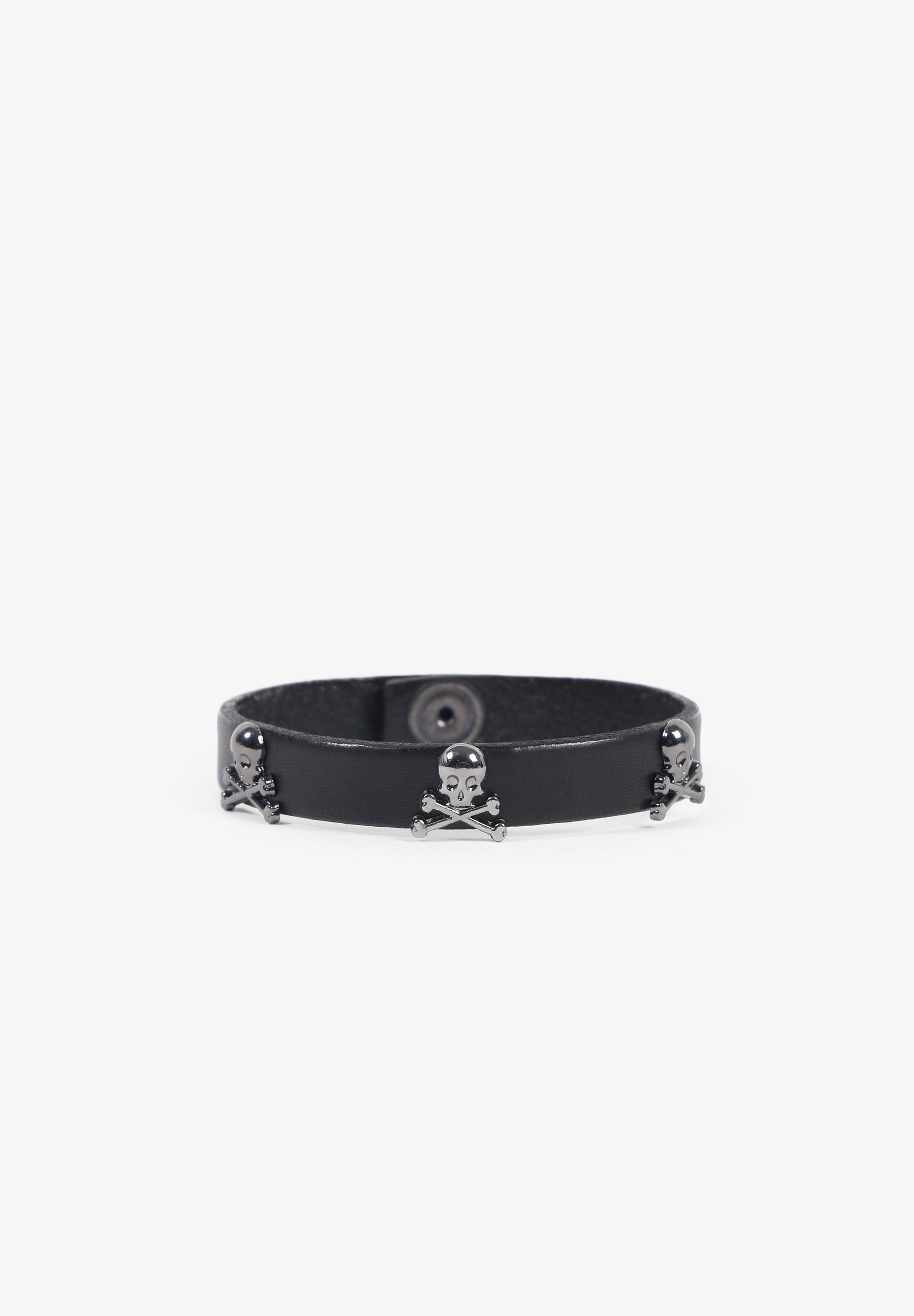 LEATHER BRACELET WITH SKULLS