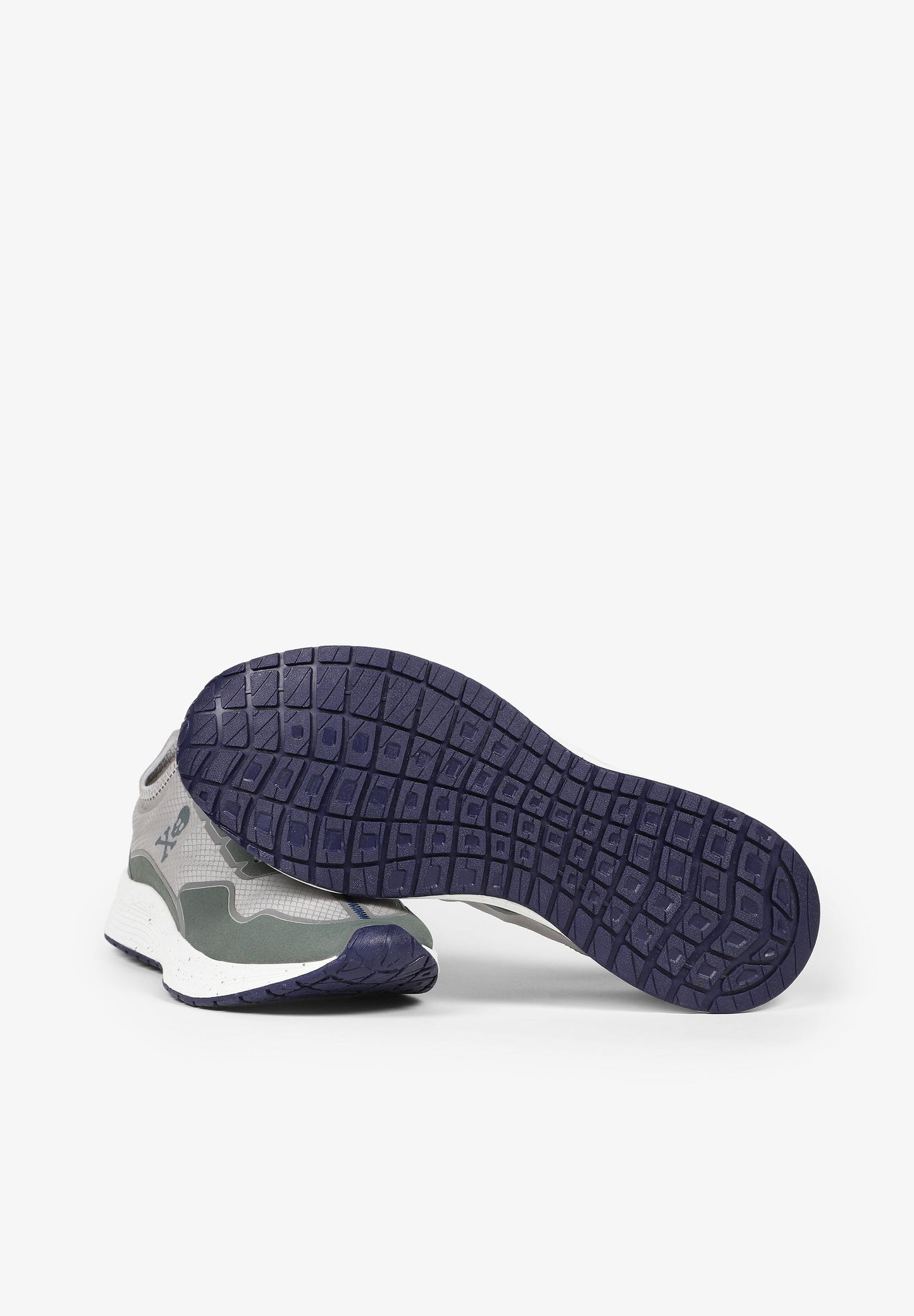 TECHNICAL TRAIL SNEAKERS