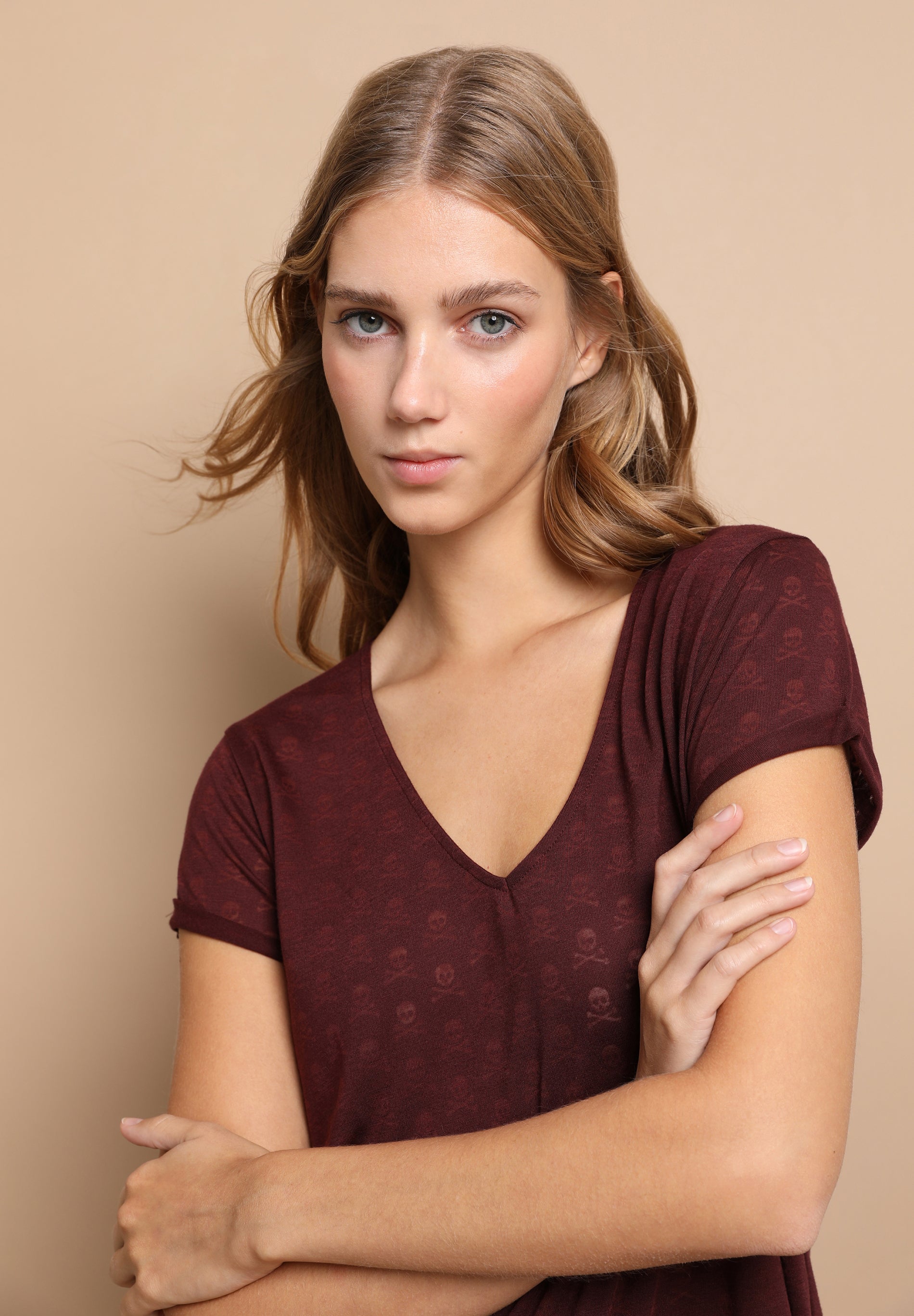 T-SHIRT WITH ALL-OVER SKULL PRINT