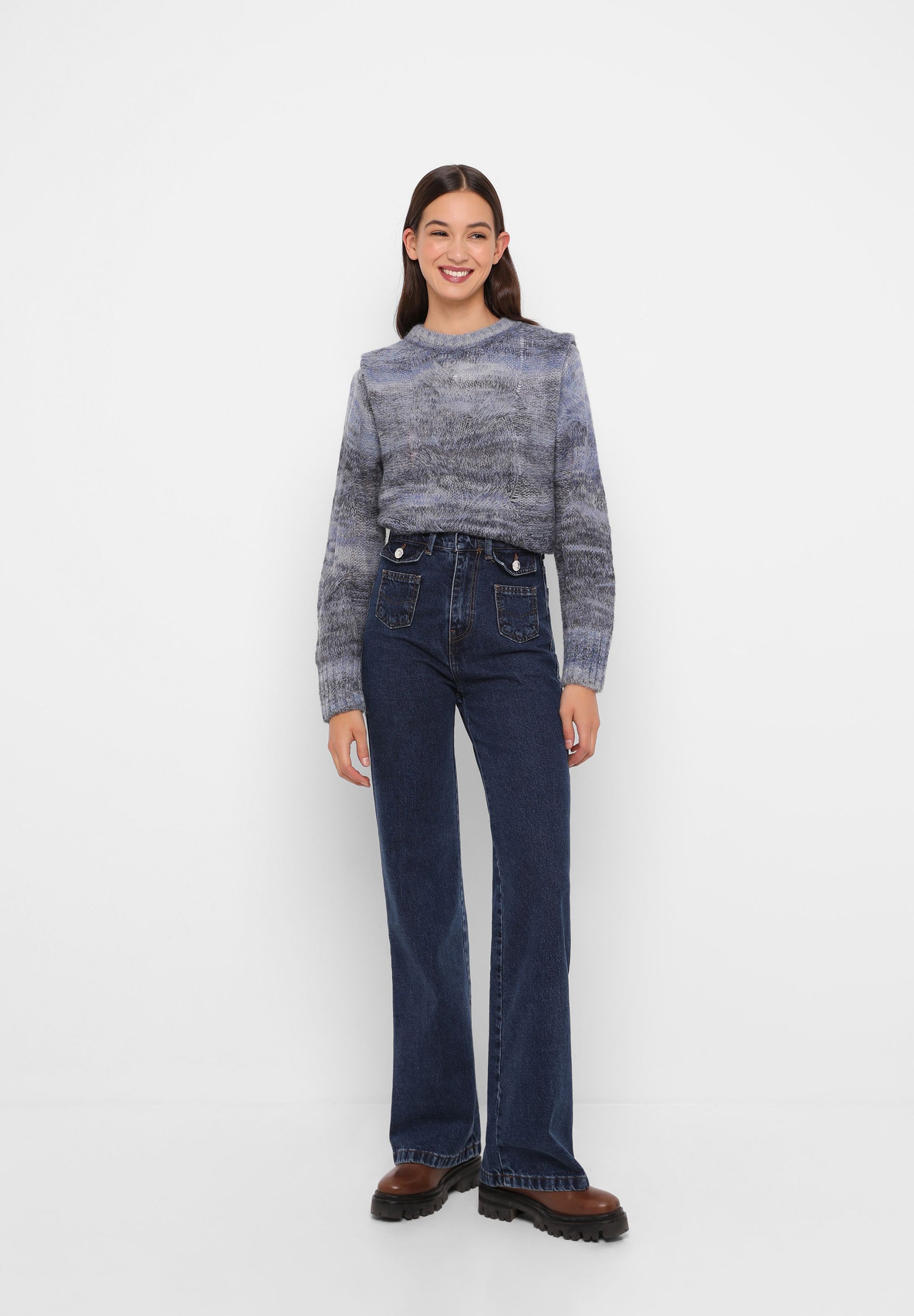 FLARE JEANS WITH BUTTON POCKETS