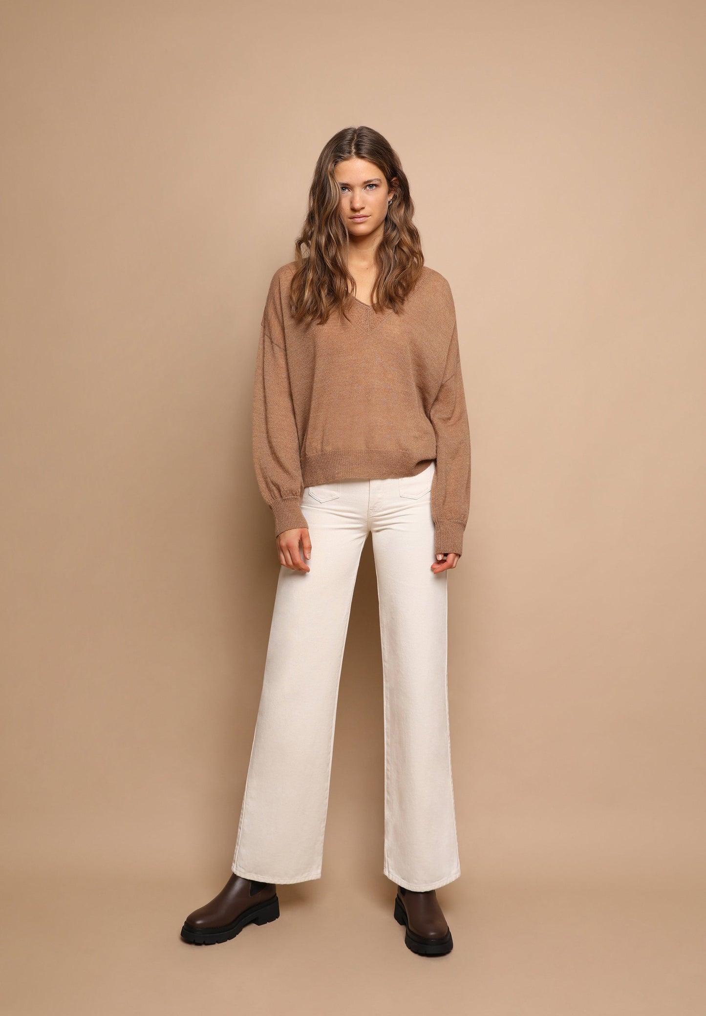 FLARE JEANS WITH BUTTON POCKETS