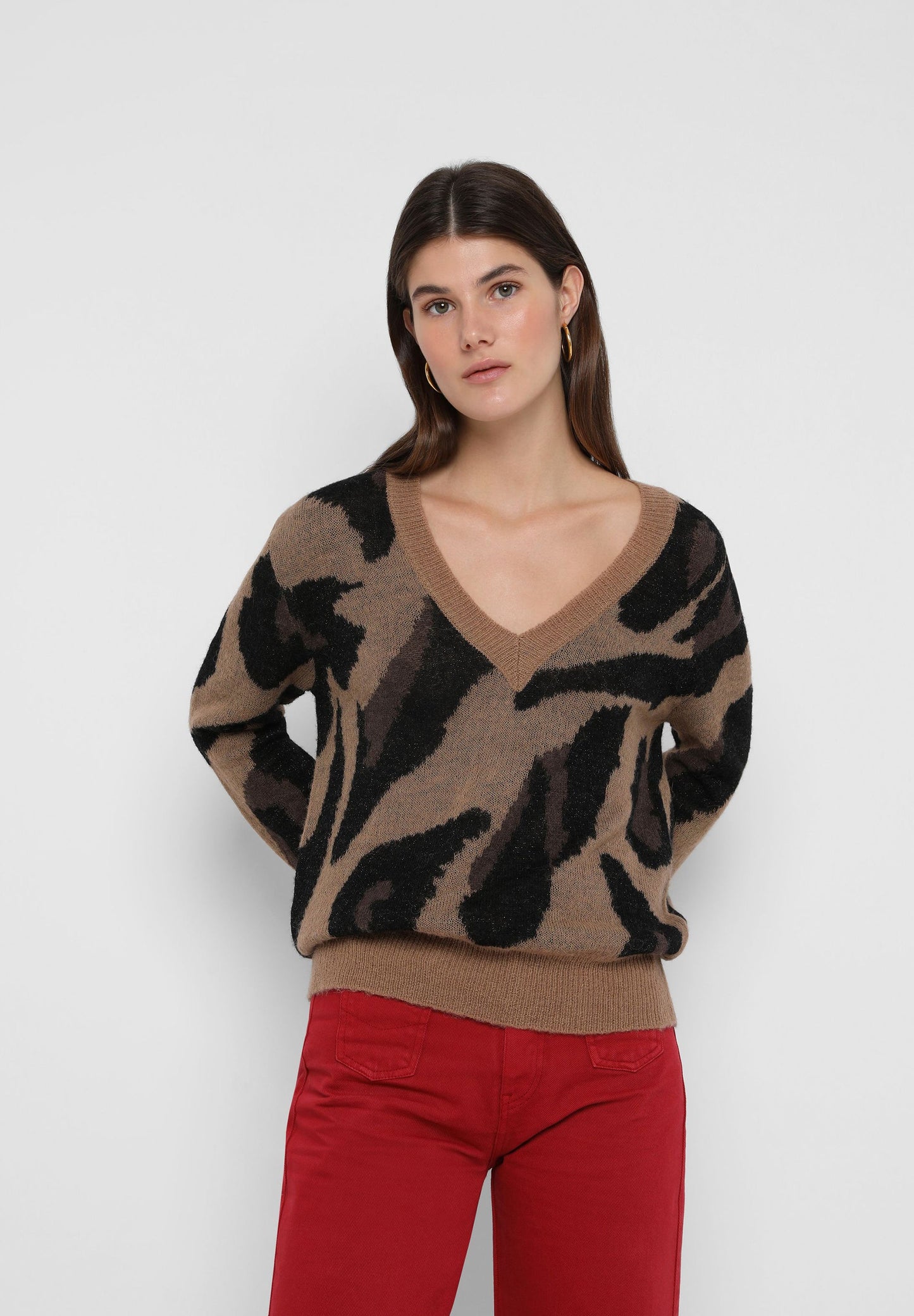 ANIMAL PRINT V-NECK SWEATER