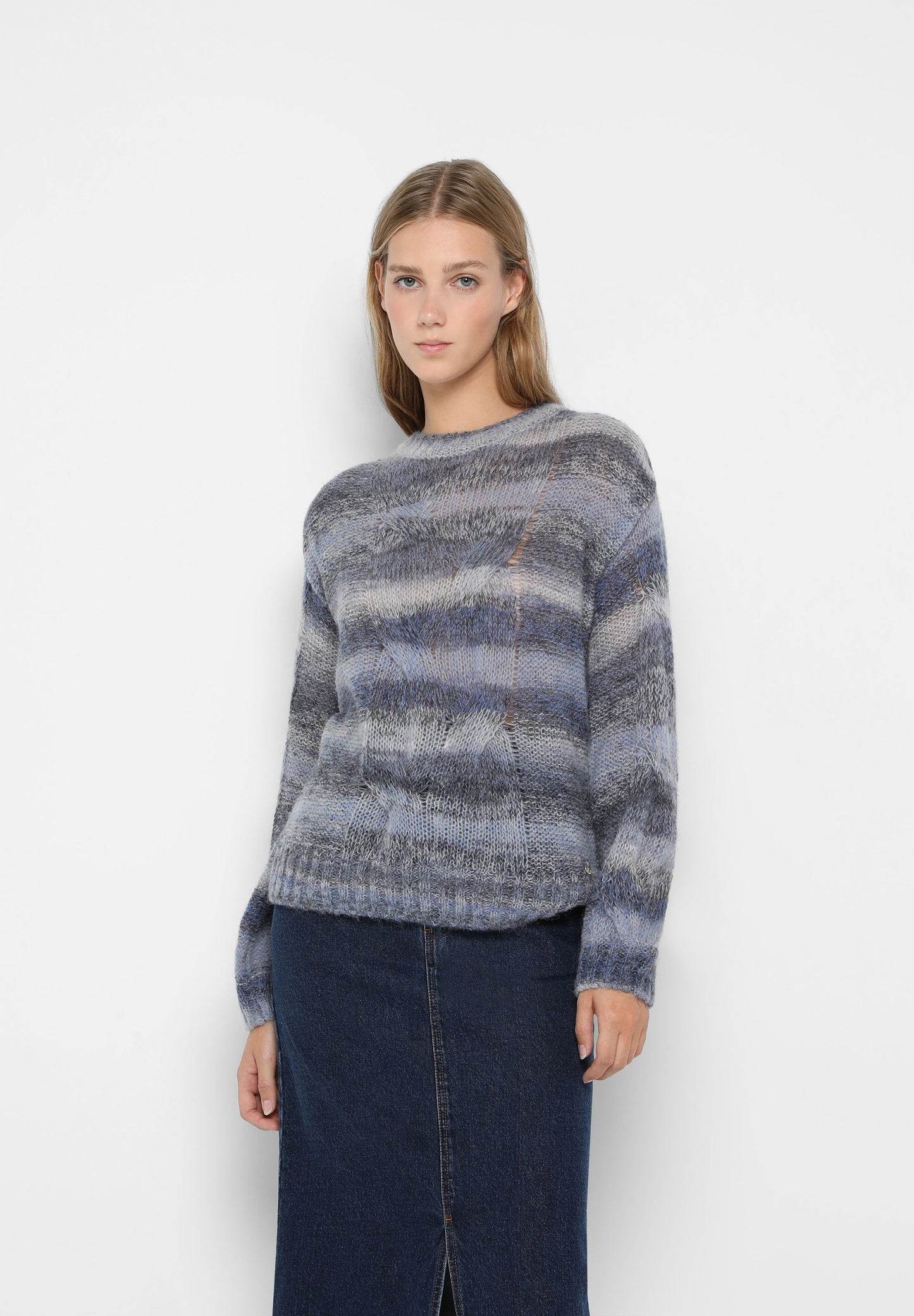 SWEATER WITH DETAIL ON SHOULDERS