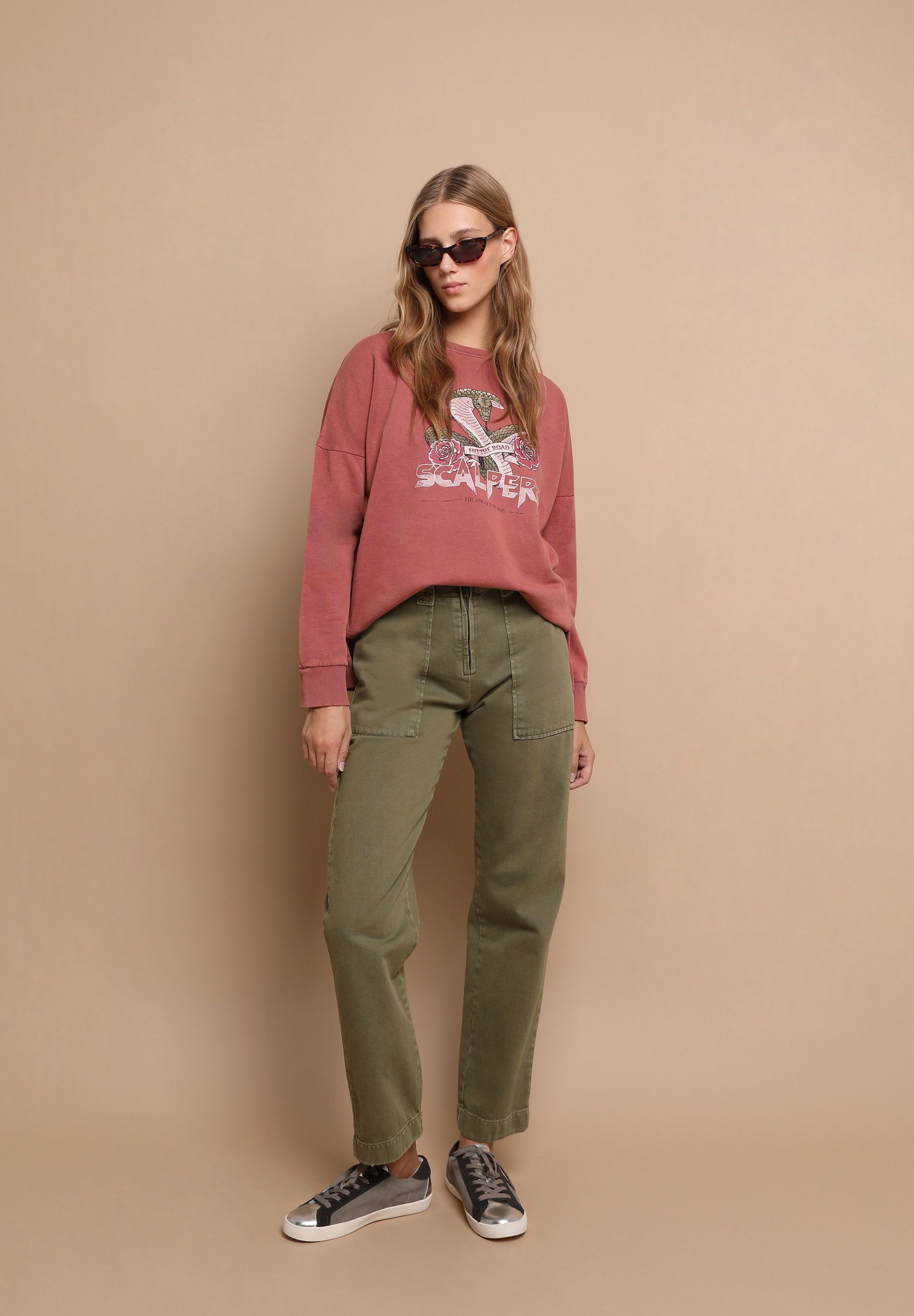 STRAIGHT TROUSERS WITH POCKETS