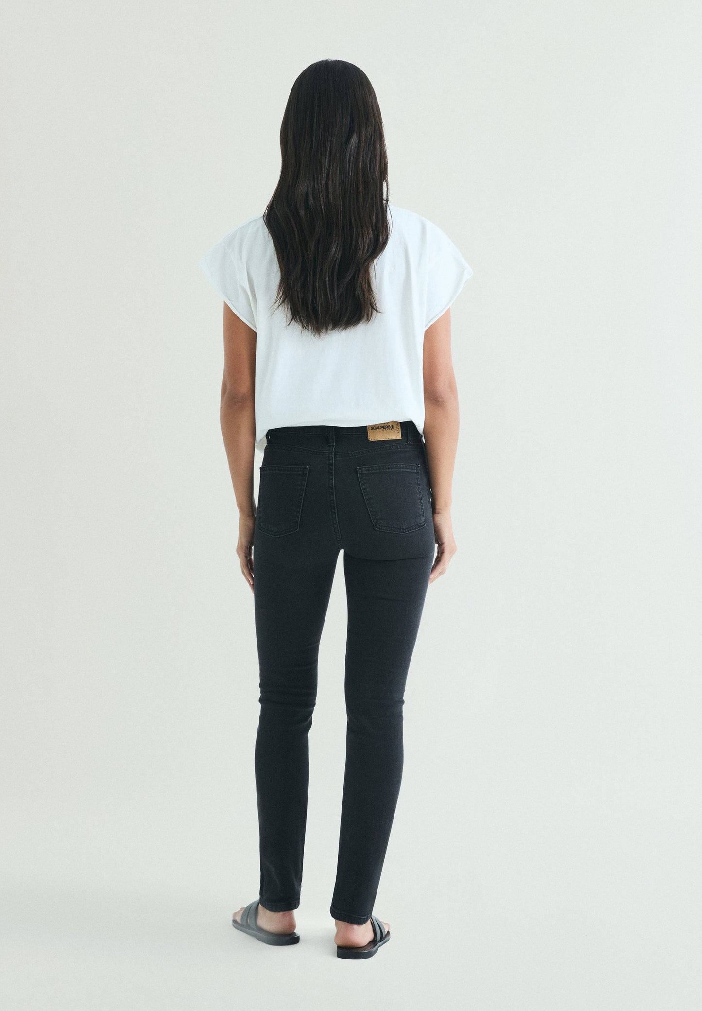 SKINNY JEANS WITH BUTTONS