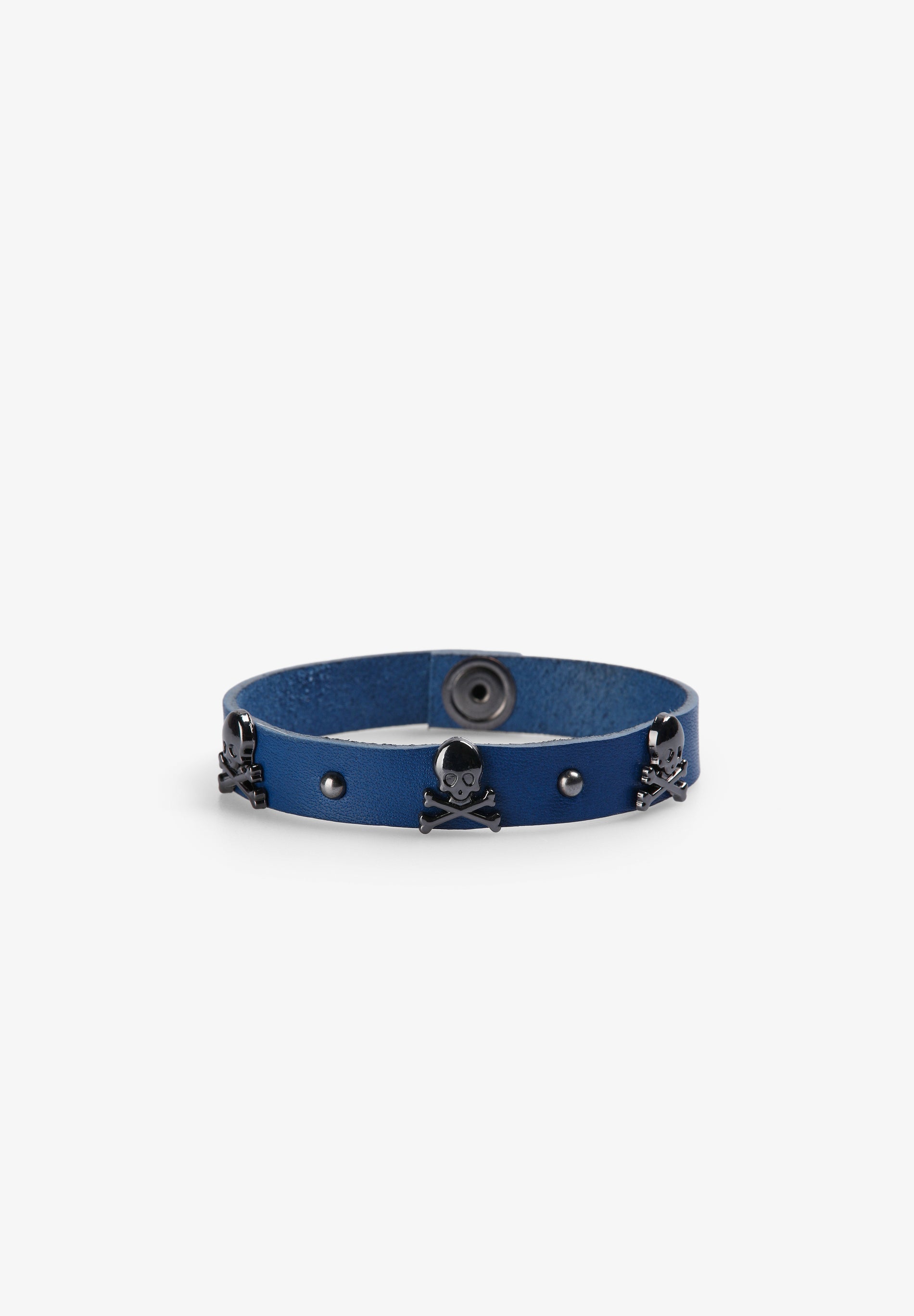 LEATHER BRACELET WITH METAL SKULLS