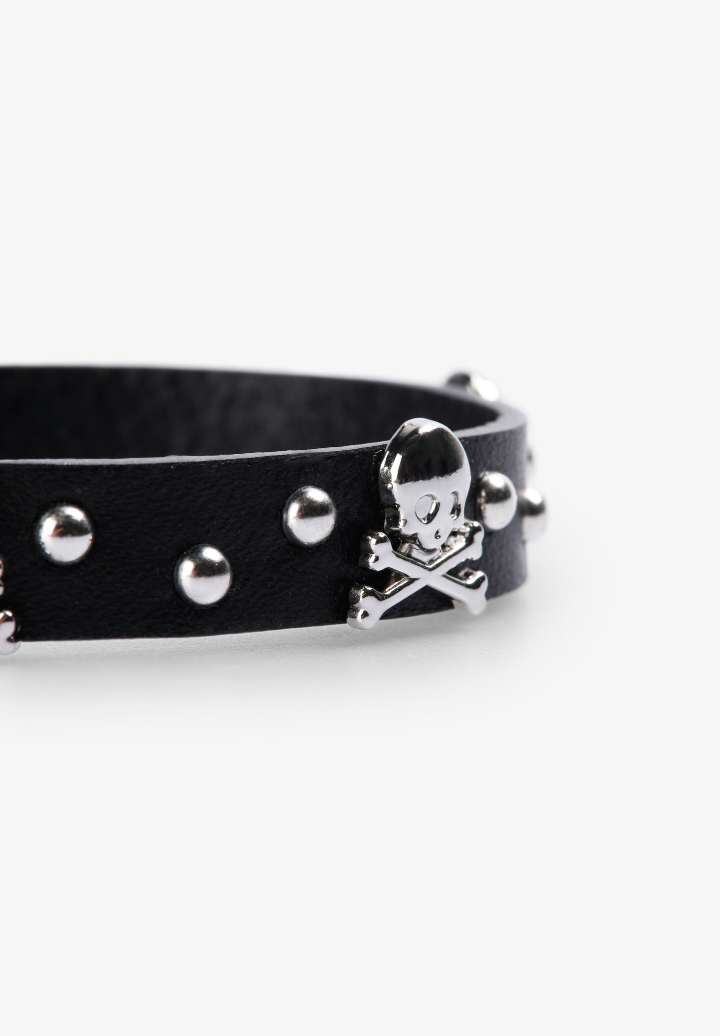 PULSERA CALAVERAS TACHAS - Scalpers