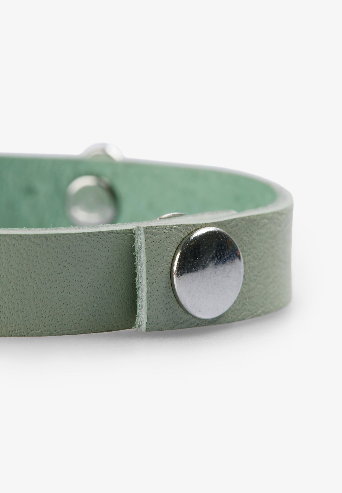 SKULL AND STUD LEATHER BRACELET