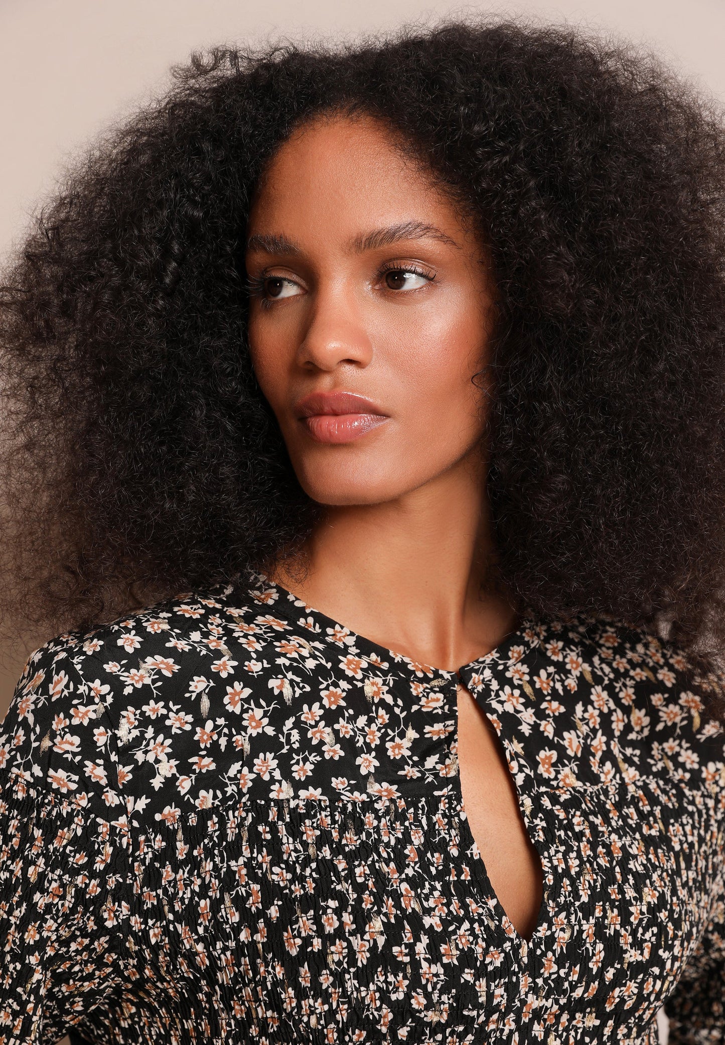 FLORAL SMOCKED BLOUSE