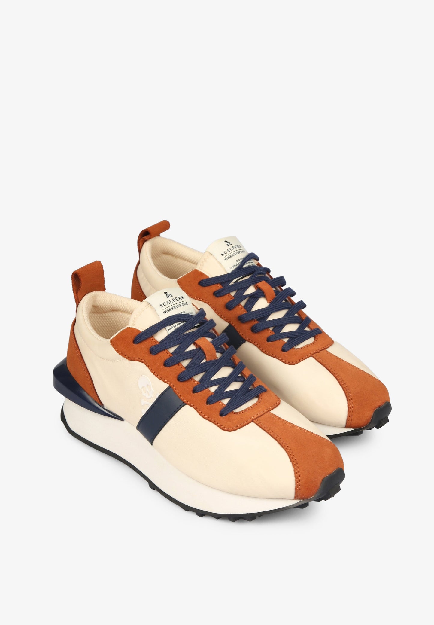 SNEAKERS WITH PRONOUNCED STABILISERS