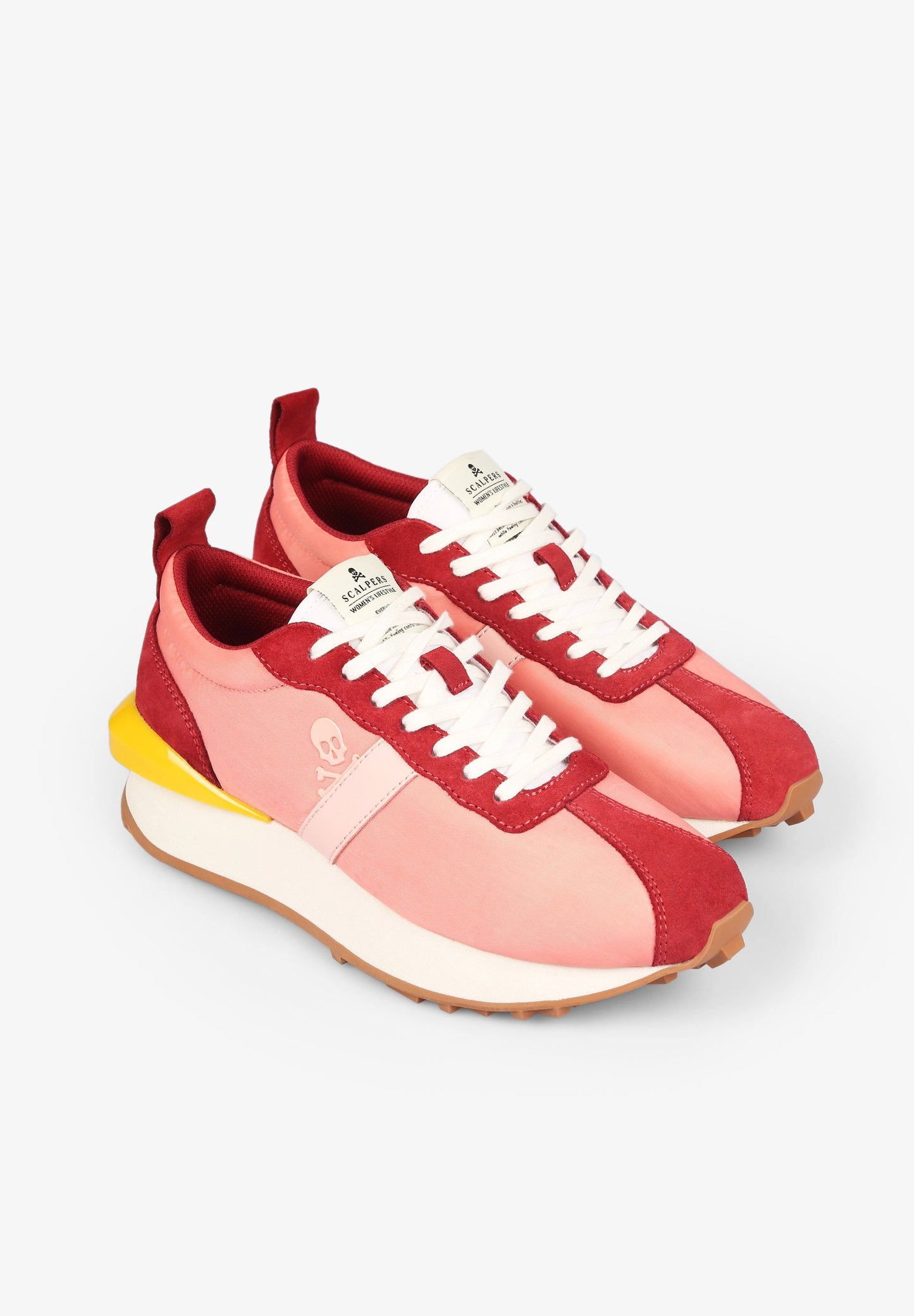 SNEAKERS WITH PRONOUNCED STABILISERS