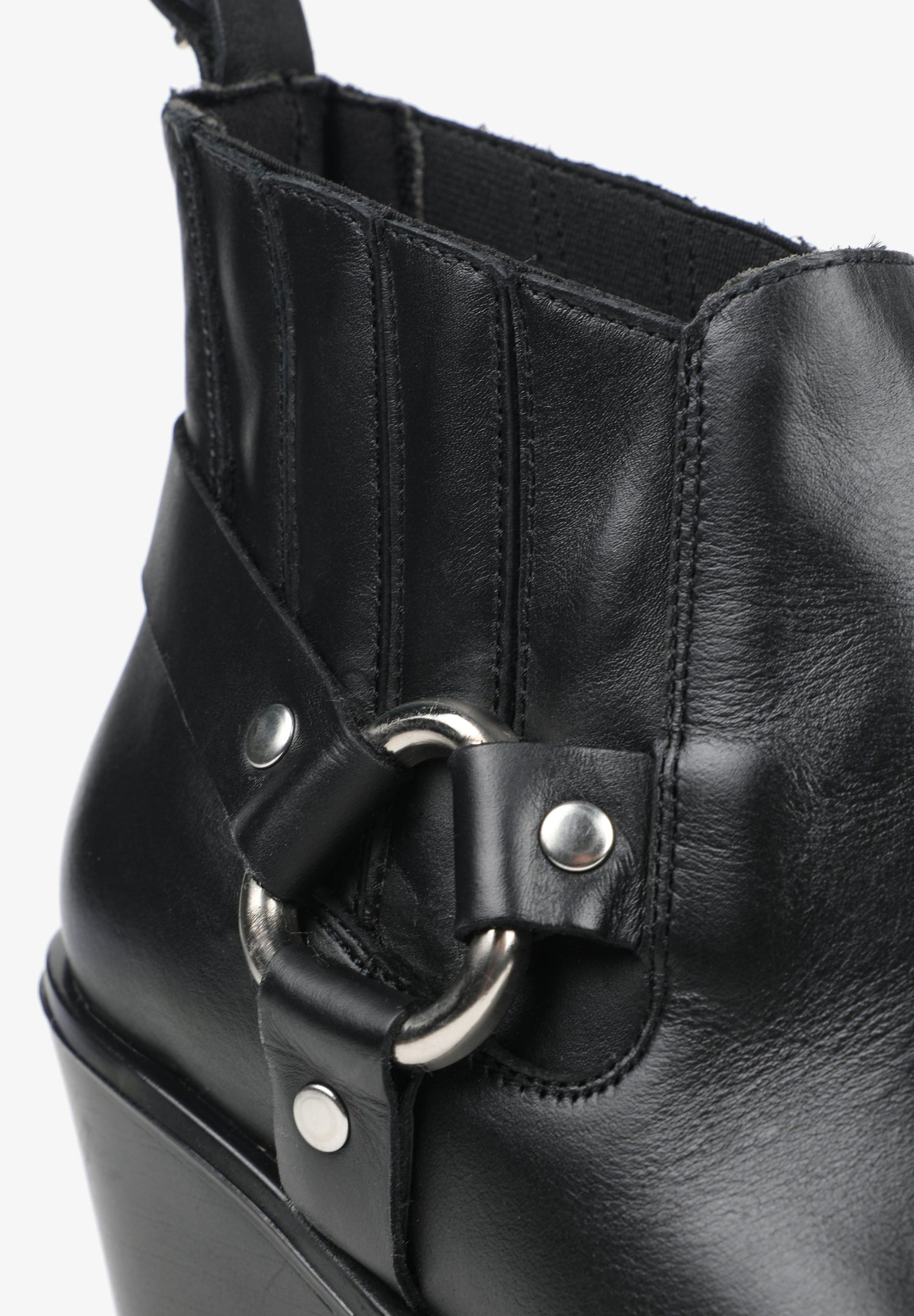 LEATHER ANKLE BOOTS WITH D-RING
