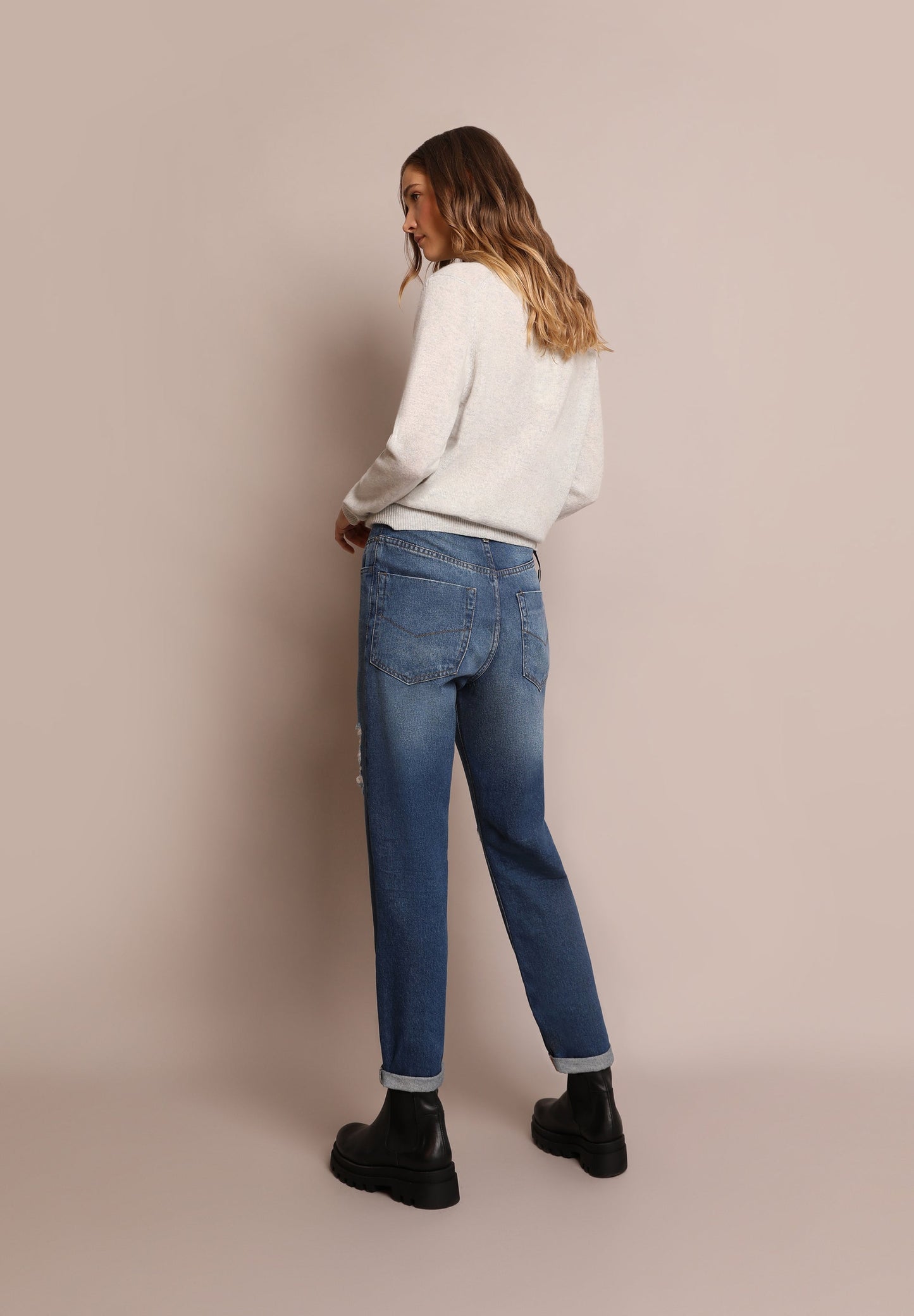 RELAXED FIT JEANS