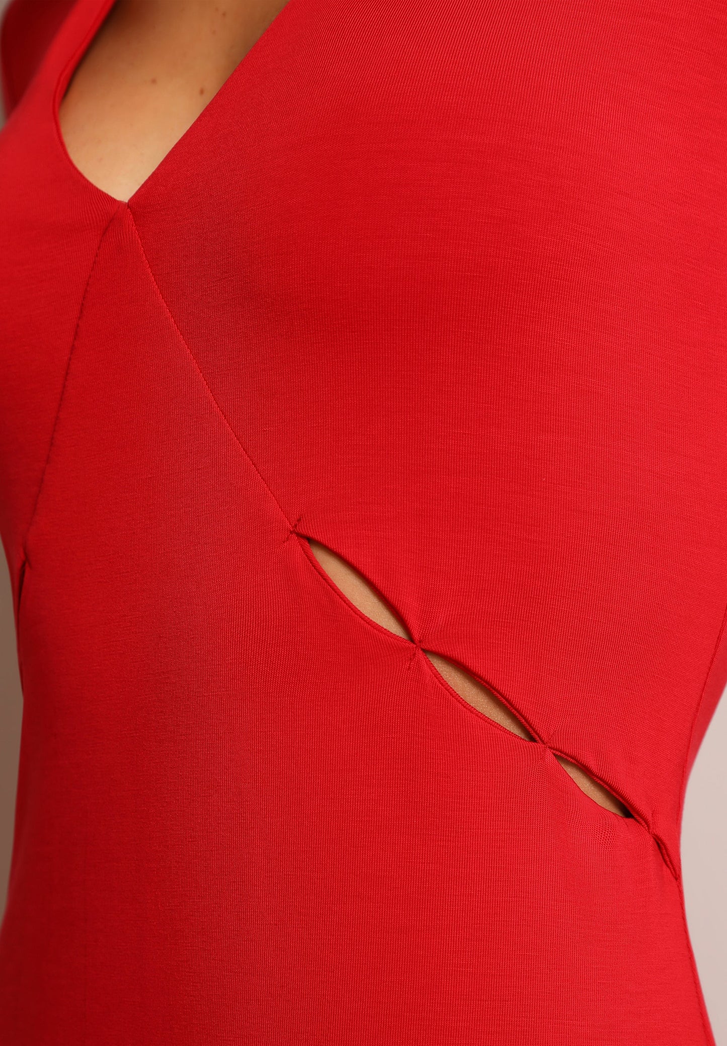 DRESS WITH VENT DETAILS