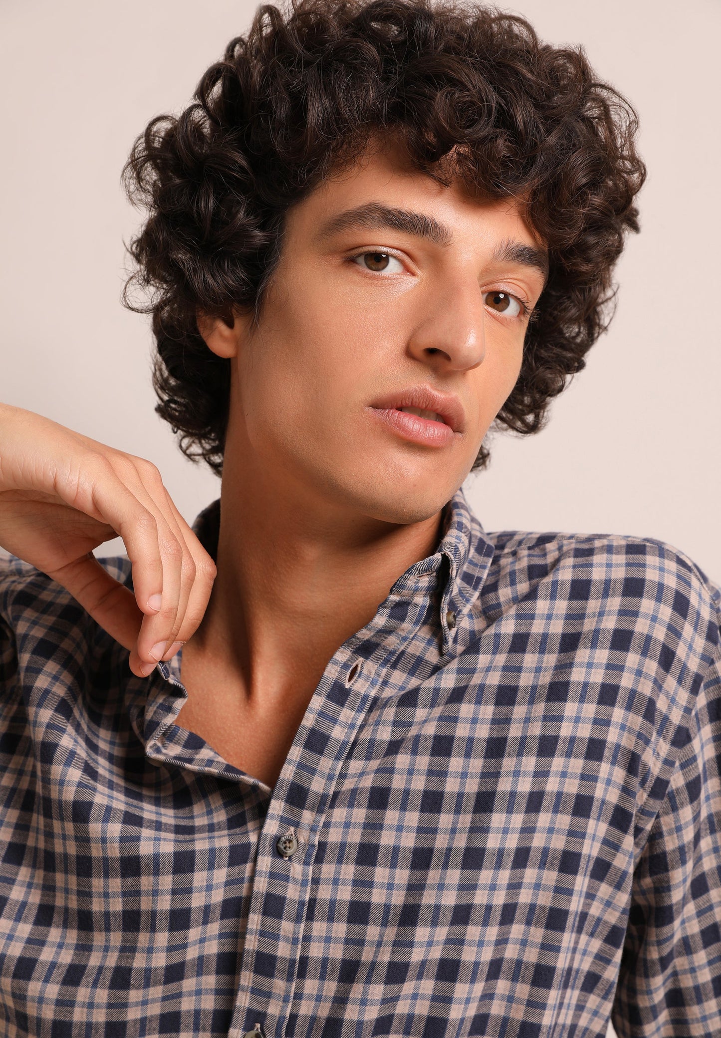 CHECK SHIRT WITH A BUTTON-DOWN COLLAR