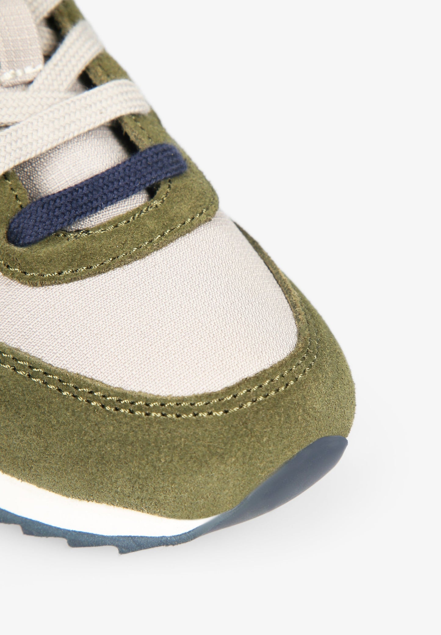 SNEAKERS WITH SKULL INSIGNIA