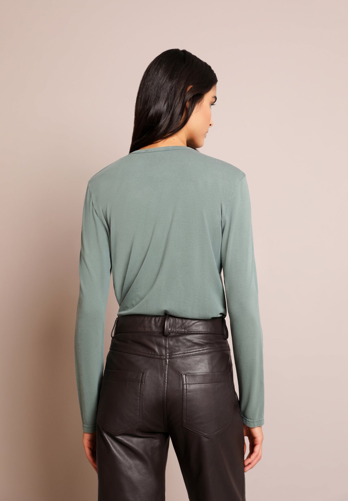 CROSSOVER CUT-OUT T-SHIRT