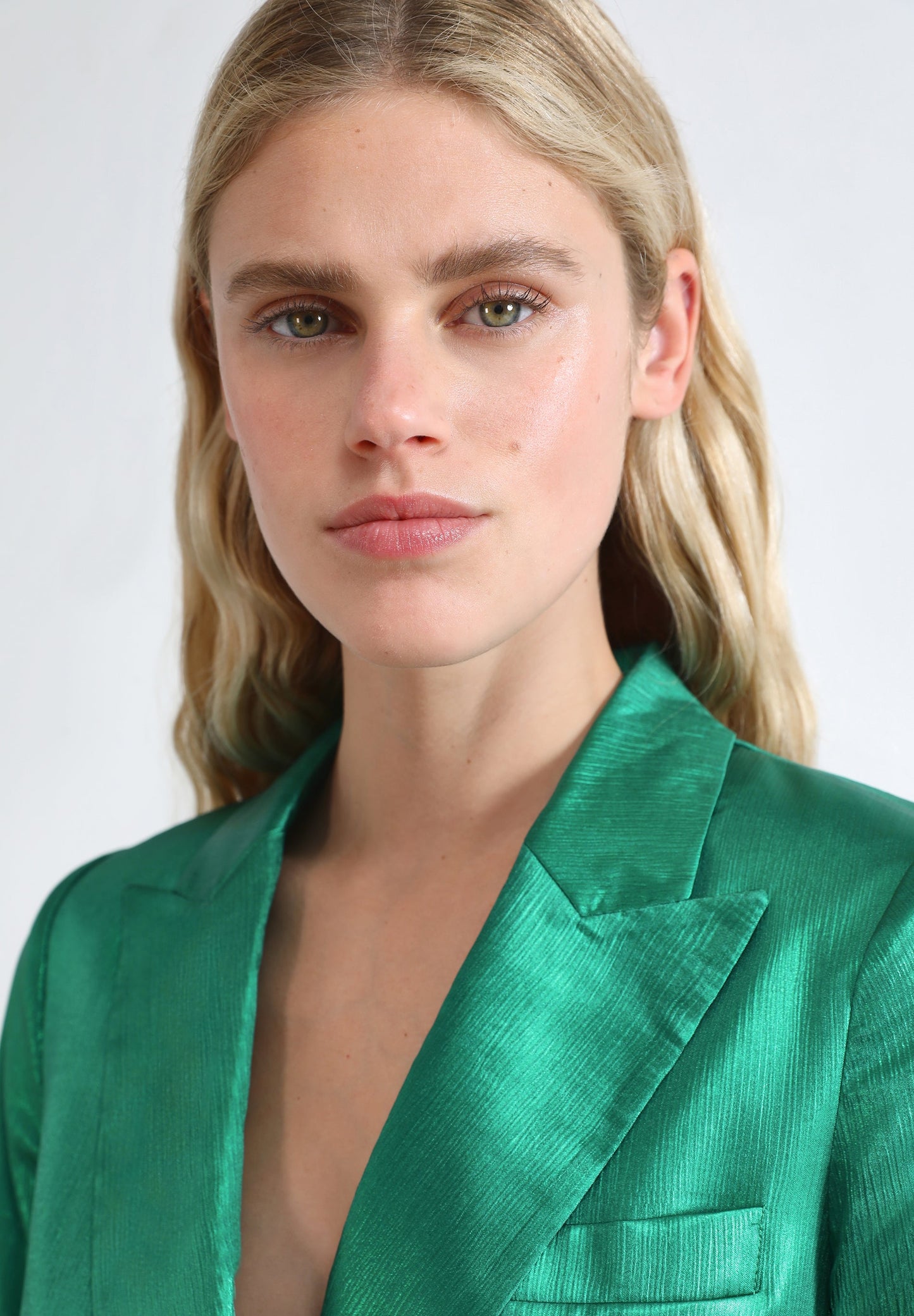 DOUBLE-BREASTED SATIN BLAZER