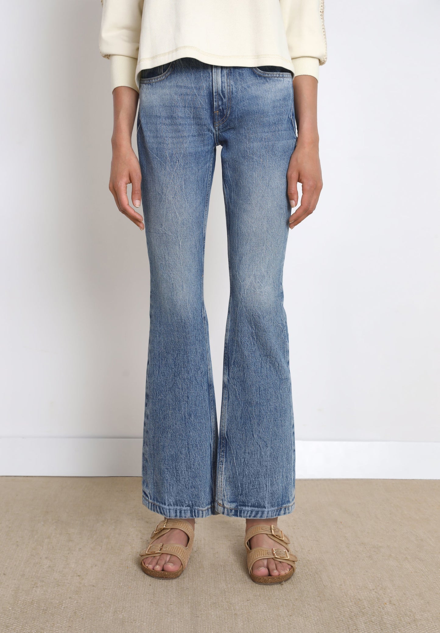 FADED FLARE JEANS