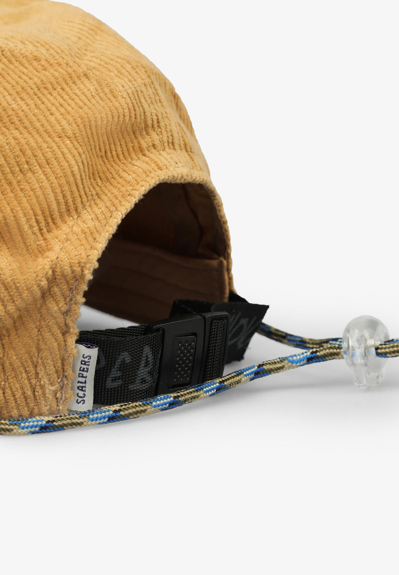 FIVE PANEL LABELLED CAP