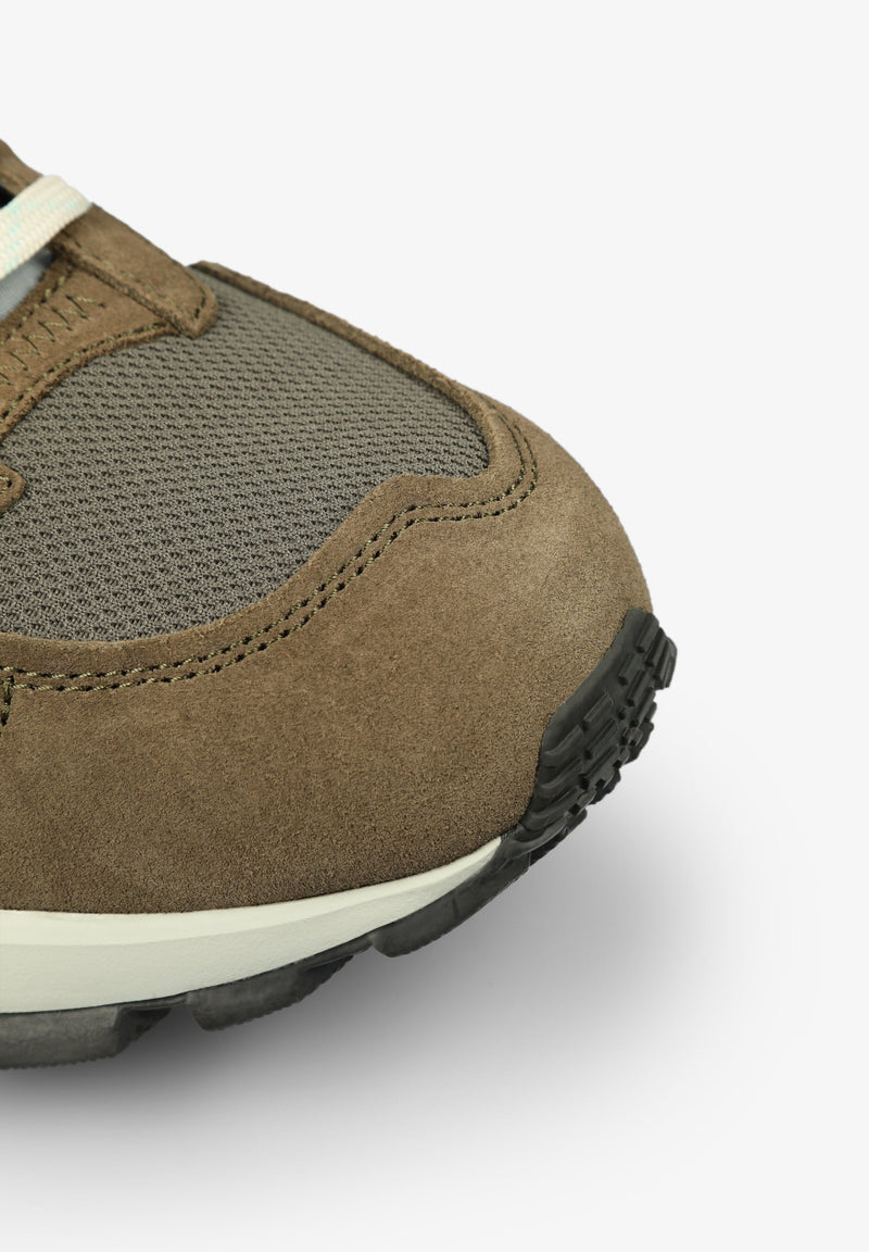 WIDE SOLE SNEAKERS