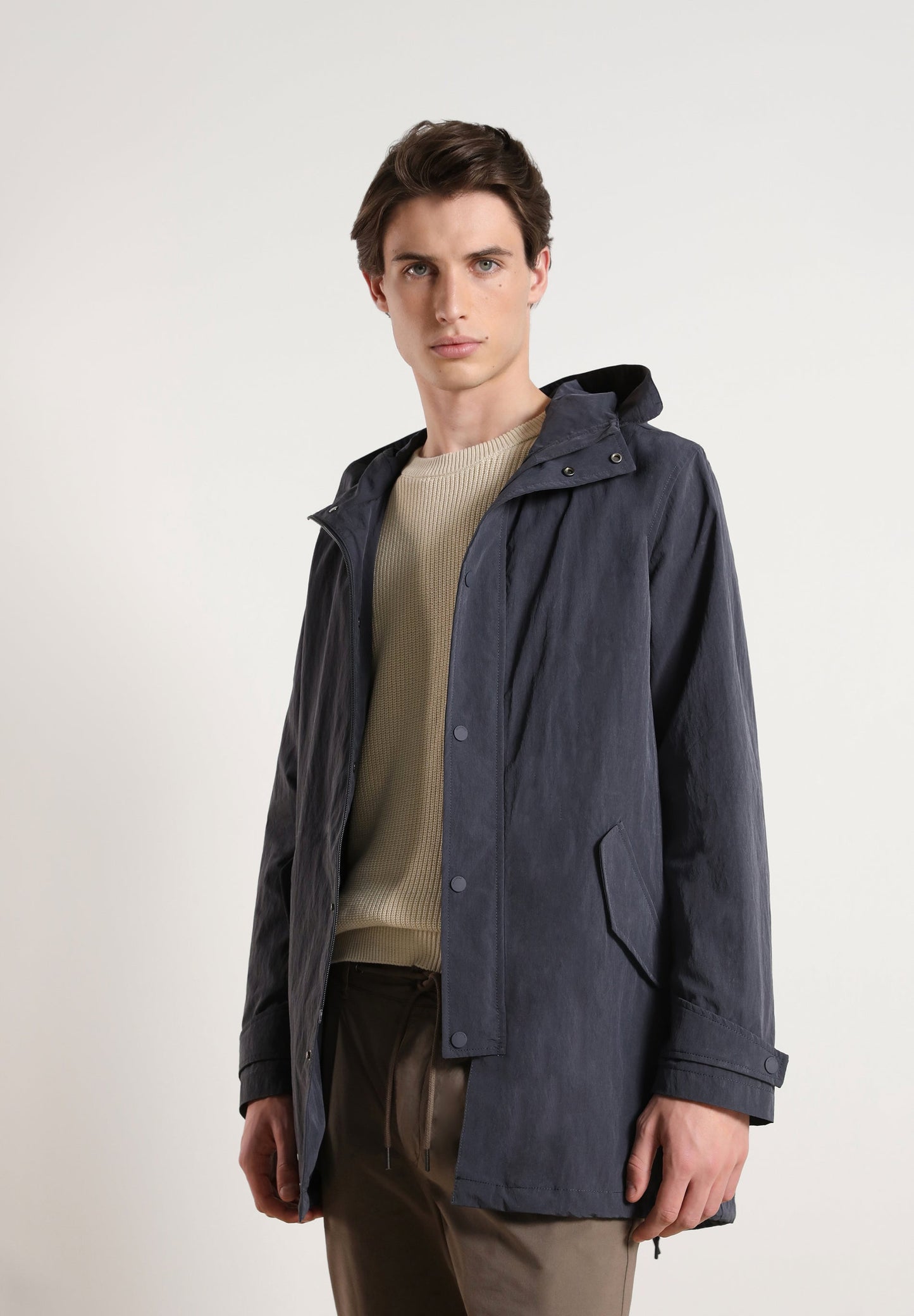 LIGHTWEIGHT HOODED PARKA