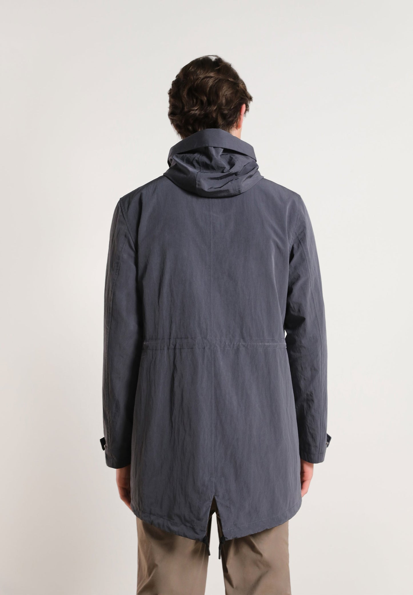 LIGHTWEIGHT HOODED PARKA