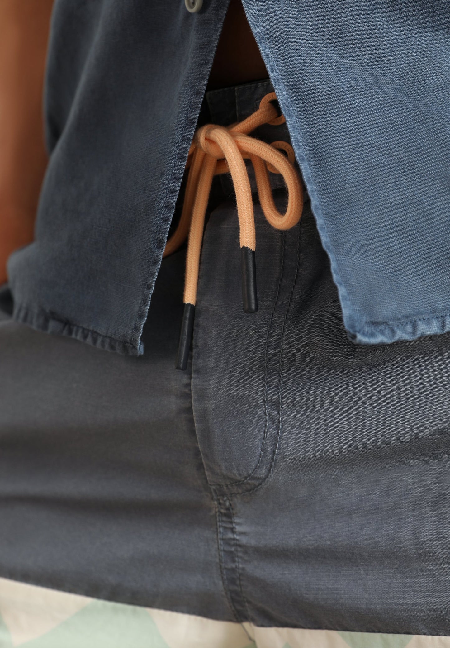 ZIGZAG PRINT SWIMMING TRUNKS