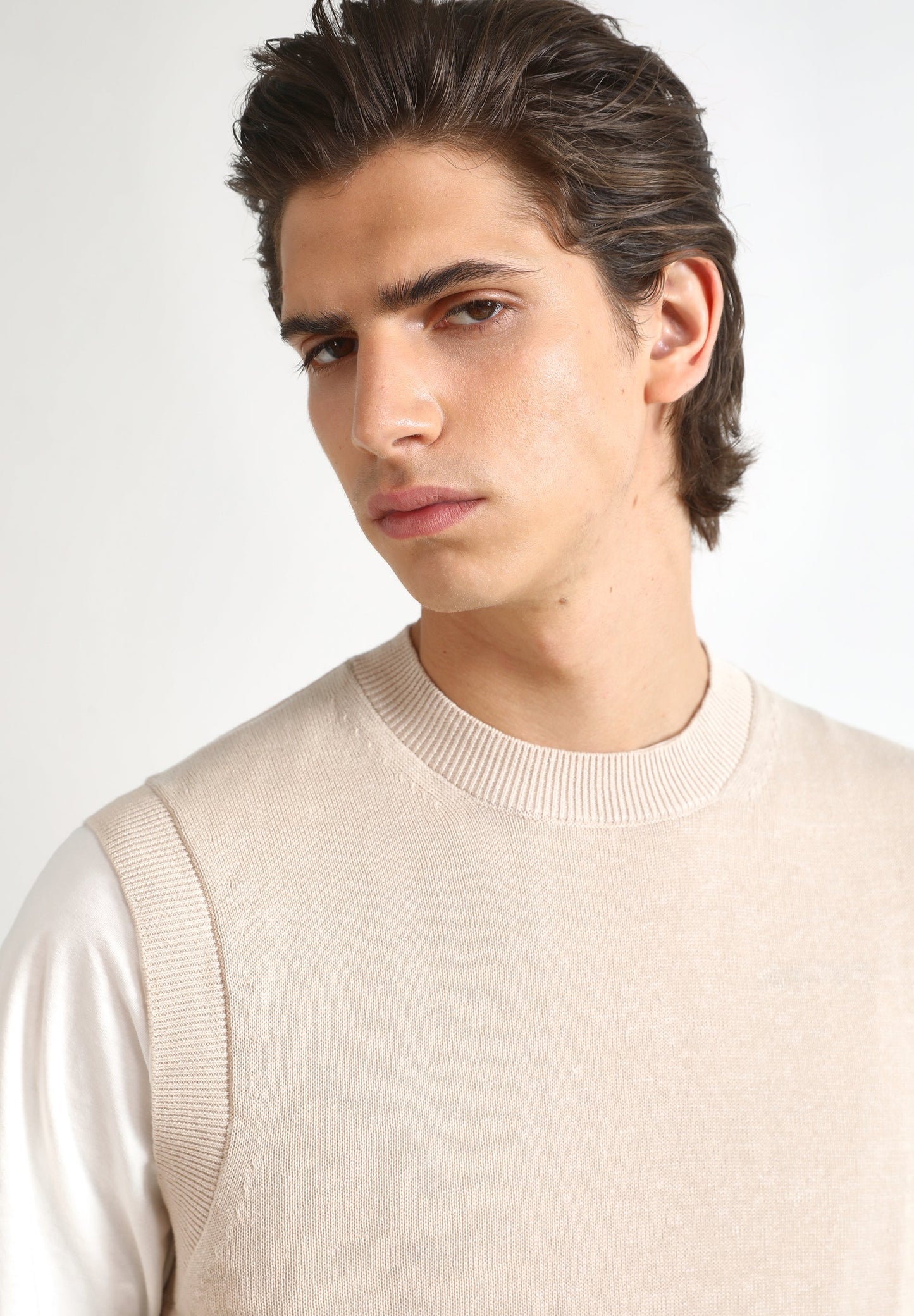 FINE KNIT VEST