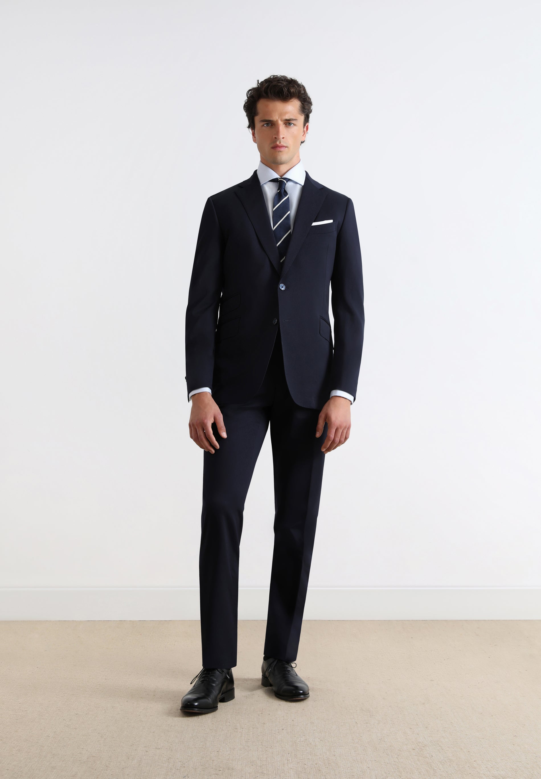 CLASSIC NAVY BLUE WOOL SUIT