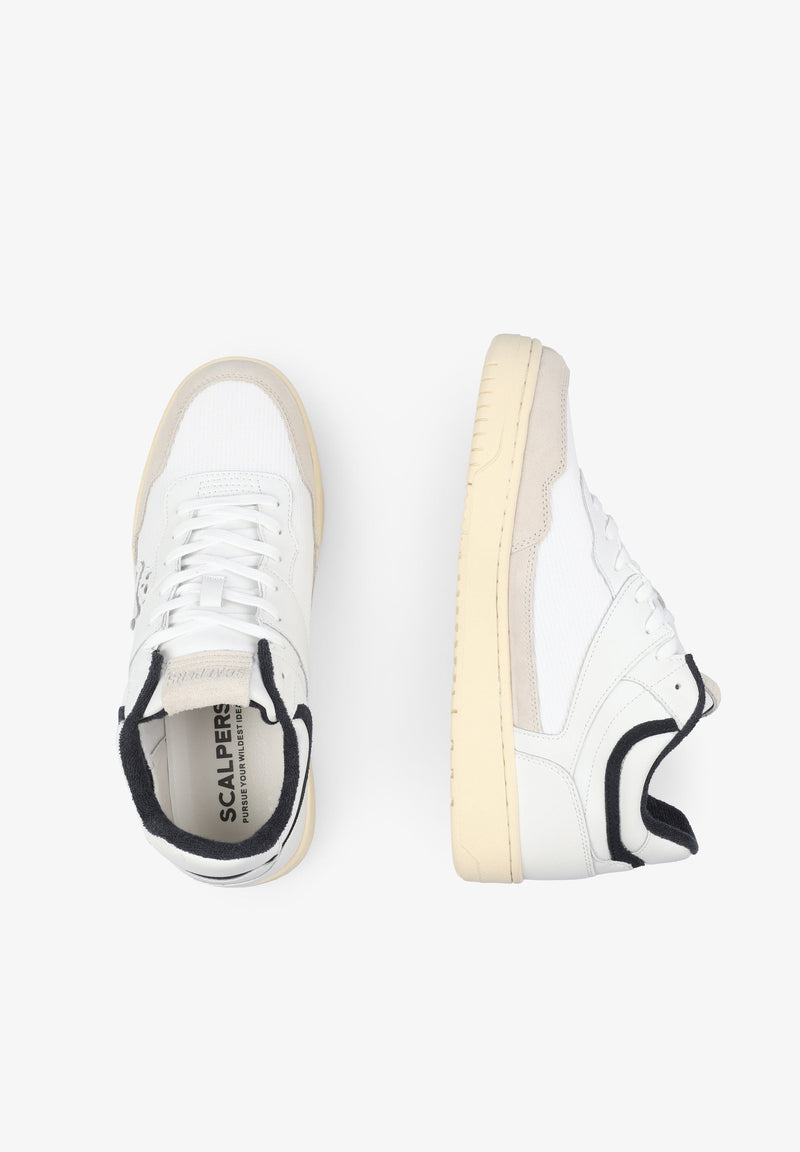 BOOT-STYLE SNEAKERS