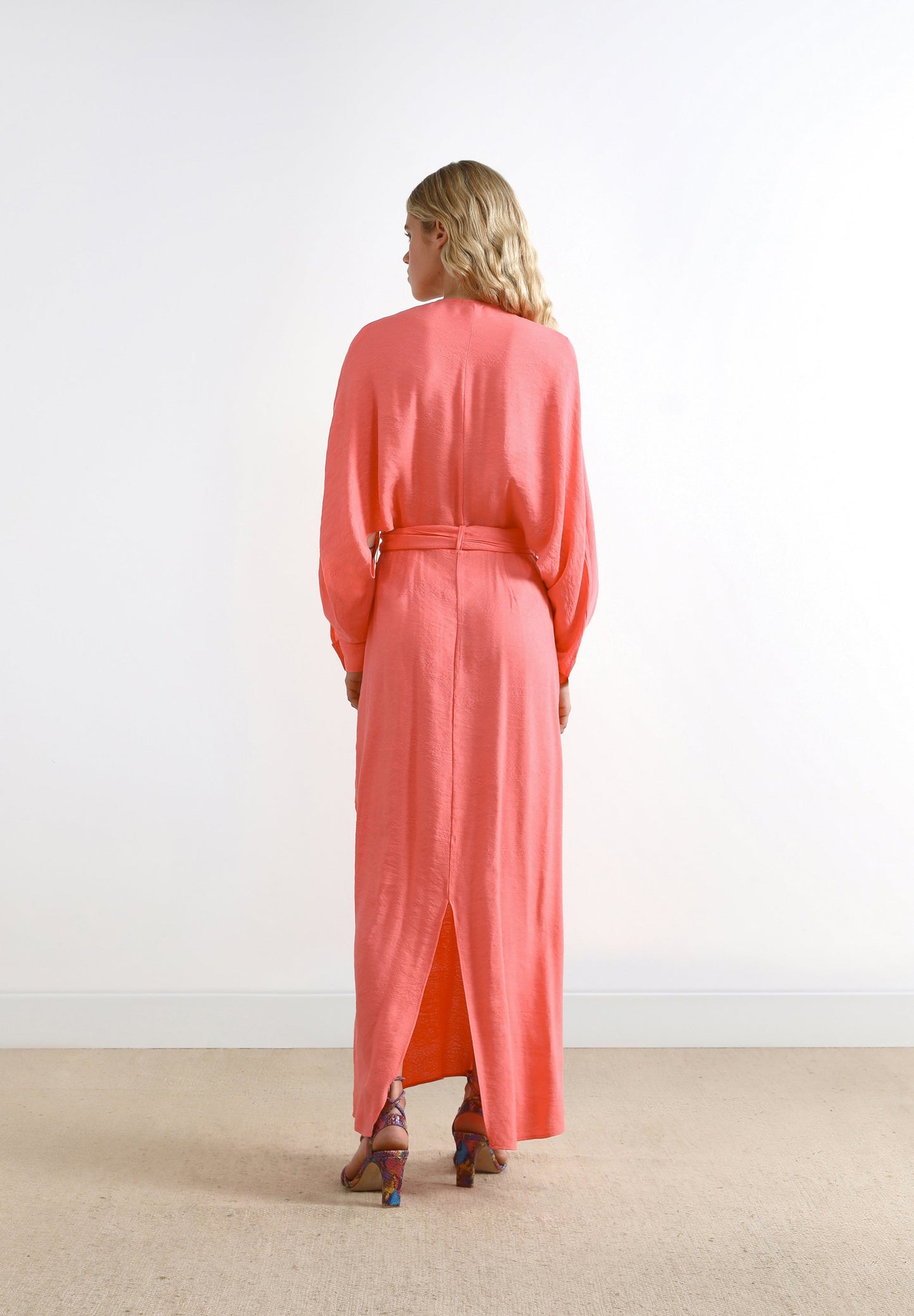 DRESS WITH VENTS AND BOW